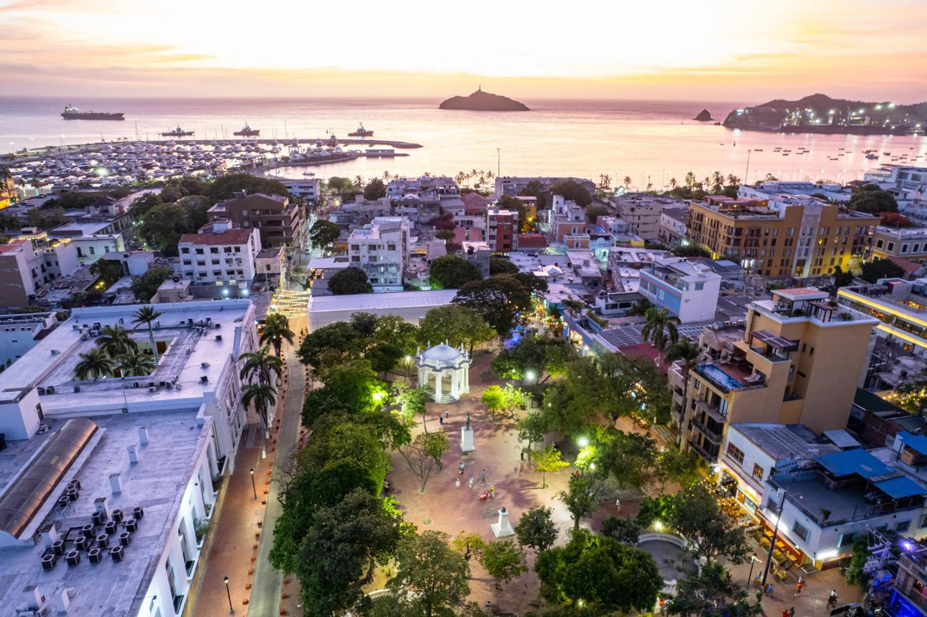 Sunset in Oasis Fresh Hotel