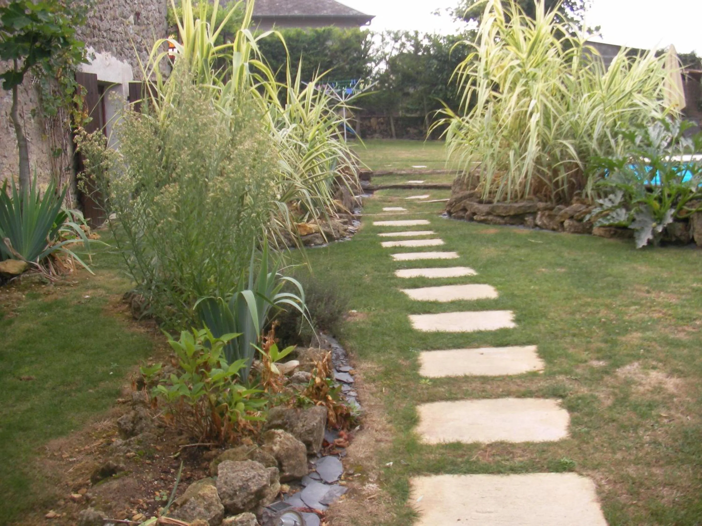 Spring in Chambres d'Hôtes La Vallée des Vignes