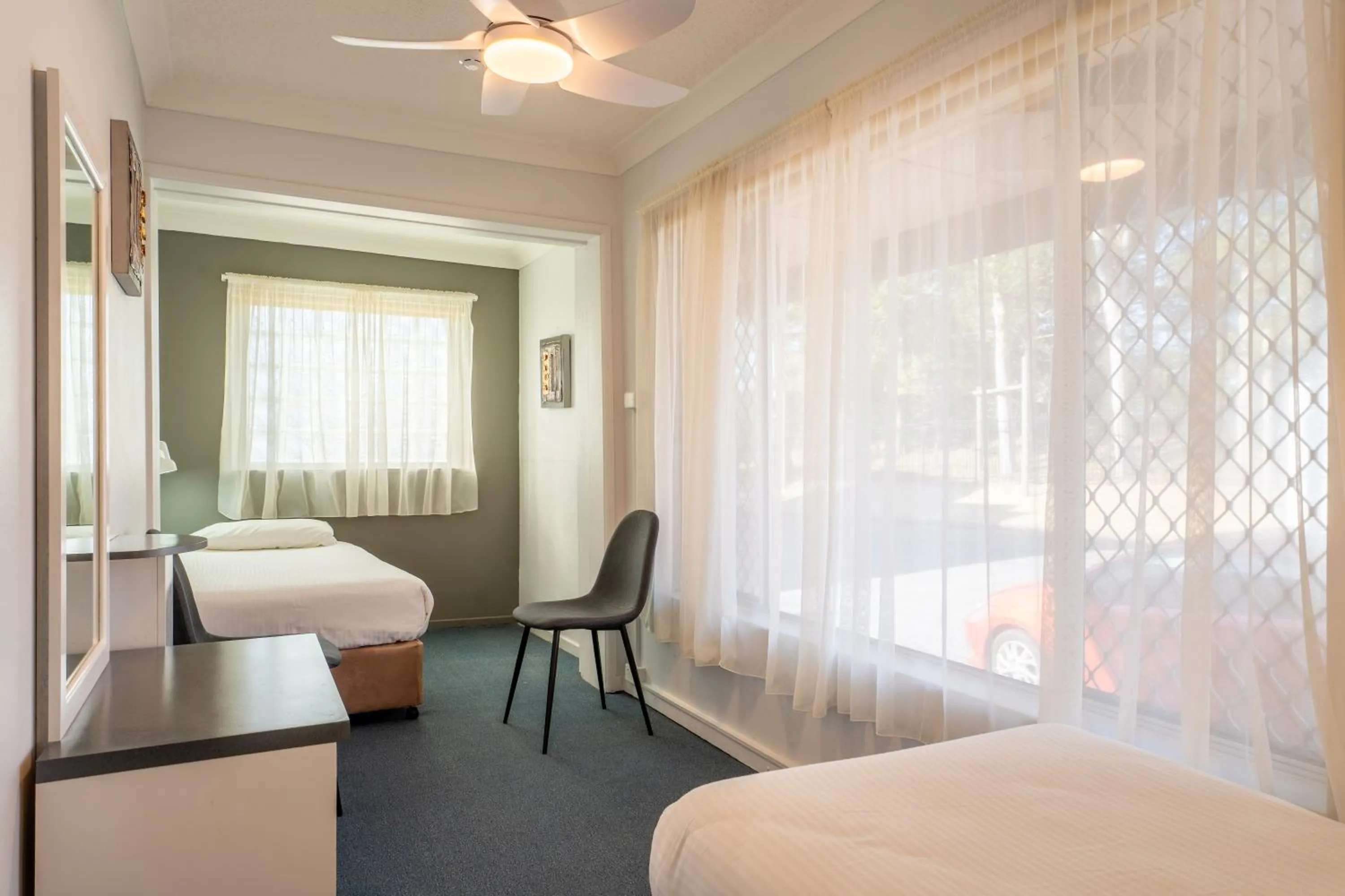 Bedroom, Bed in Port Aloha Motel