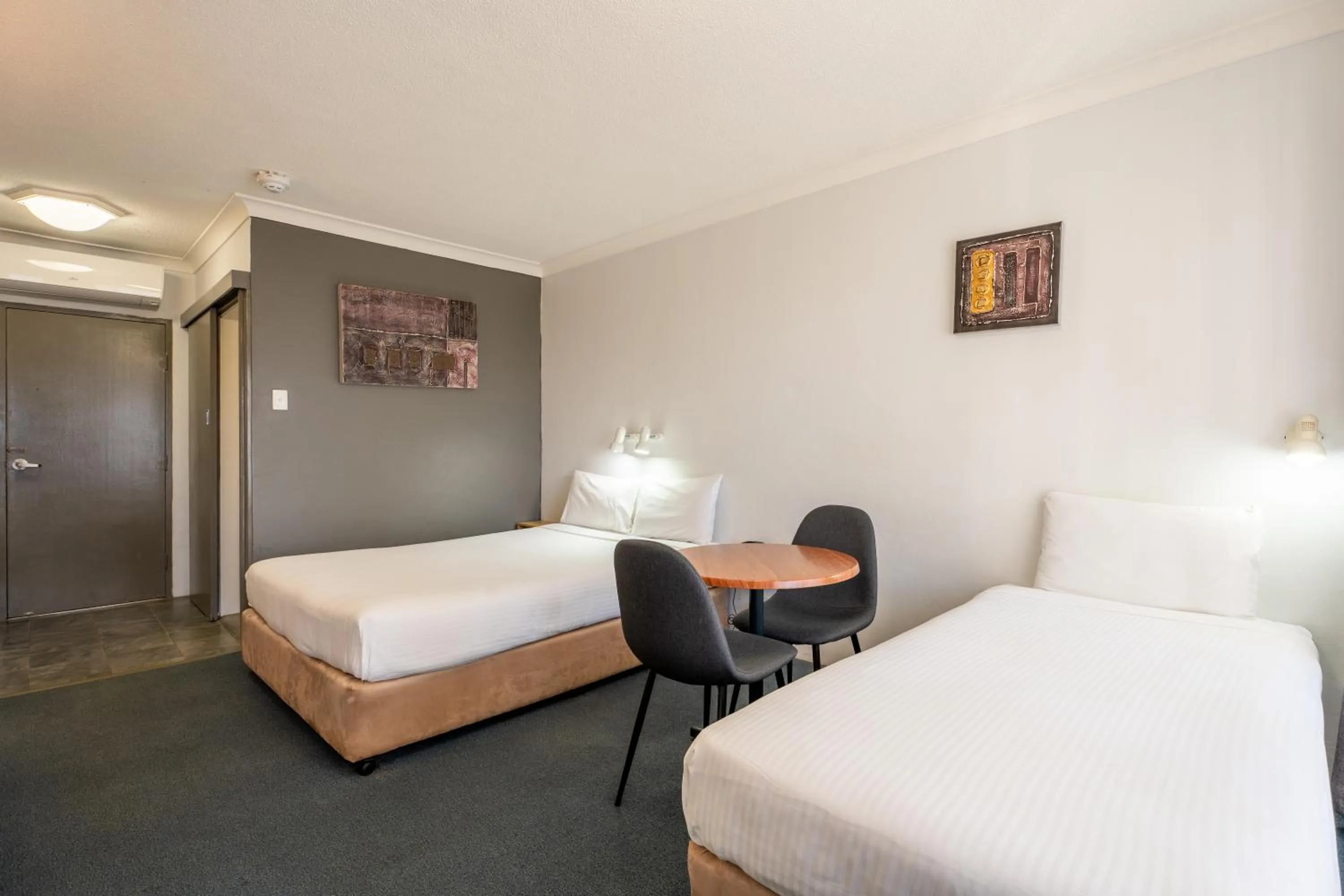 Bedroom, Bed in Port Aloha Motel