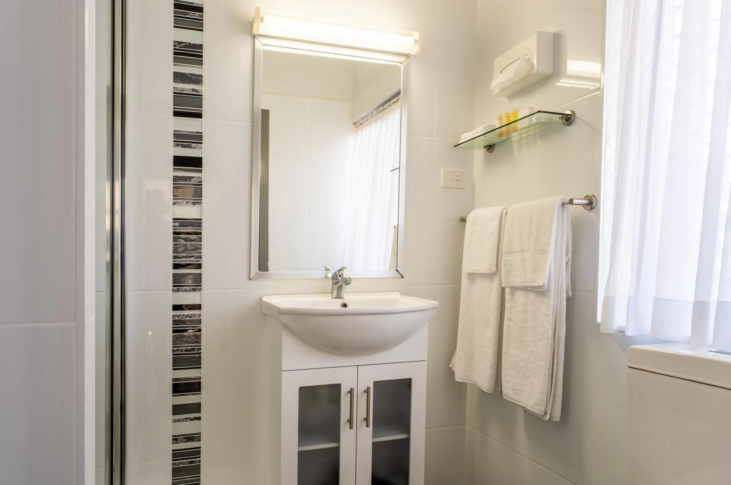 Bathroom in Port Aloha Motel