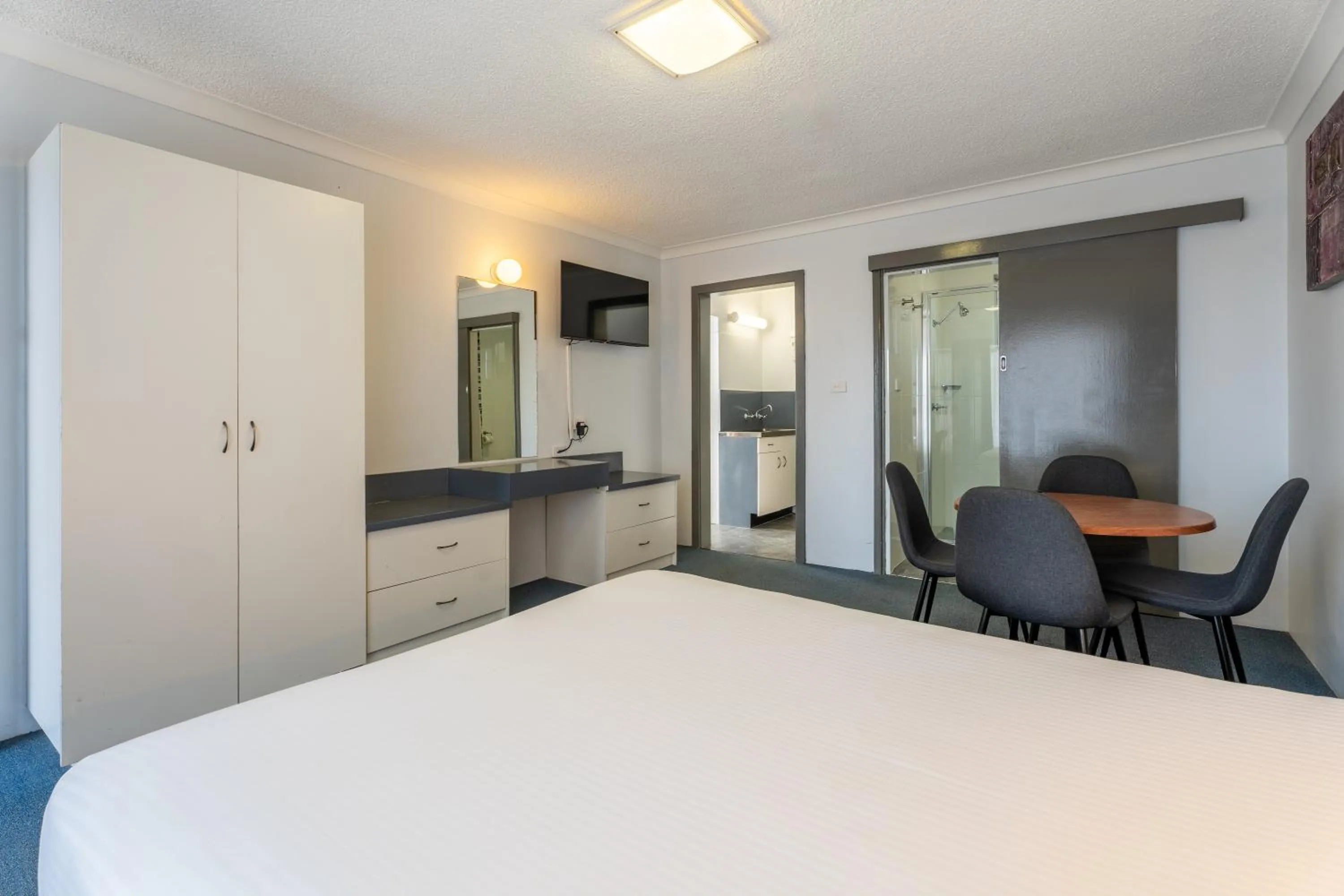 Bedroom, Bed in Port Aloha Motel