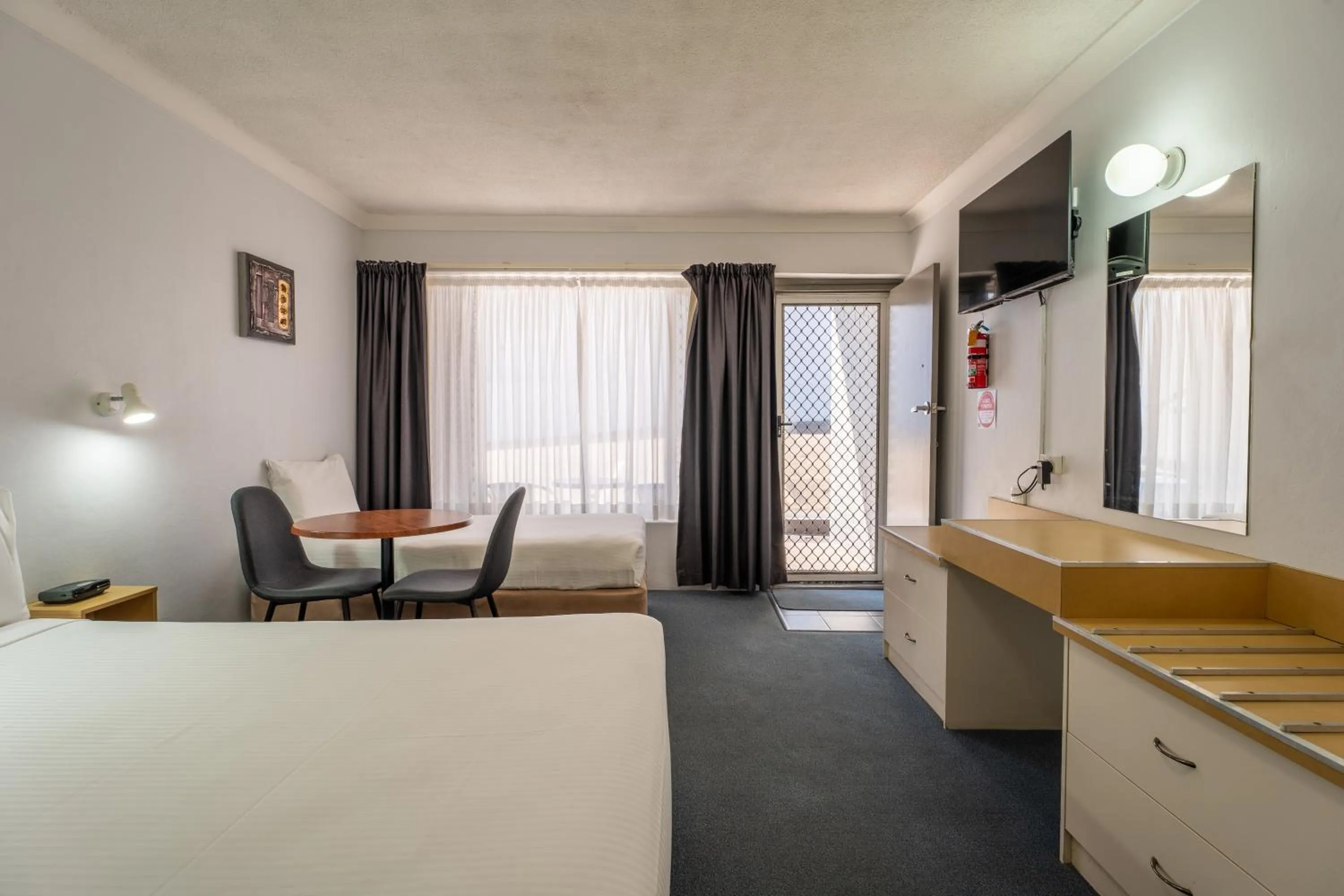 Bedroom, Bed in Port Aloha Motel