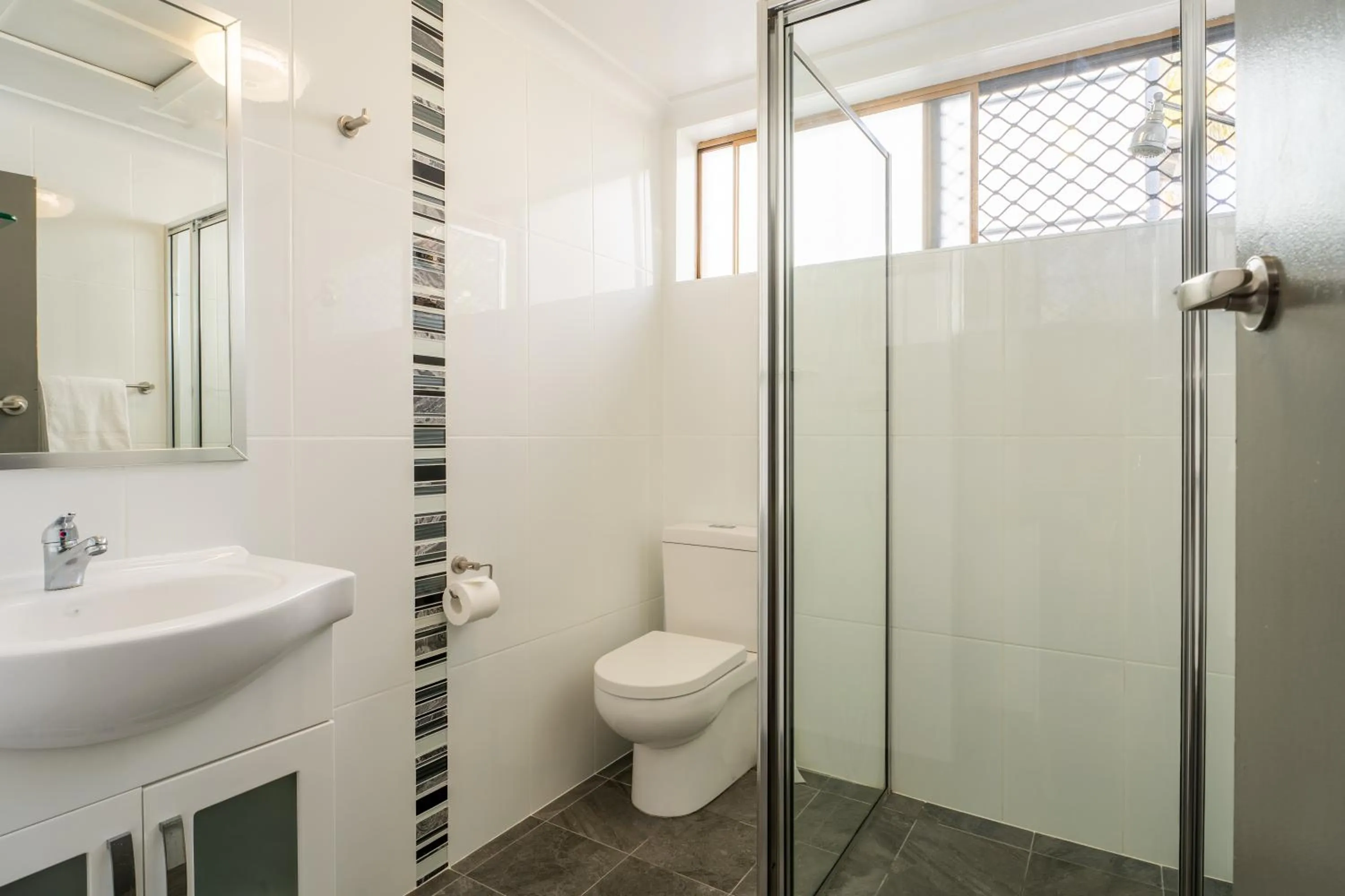 Bathroom in Port Aloha Motel