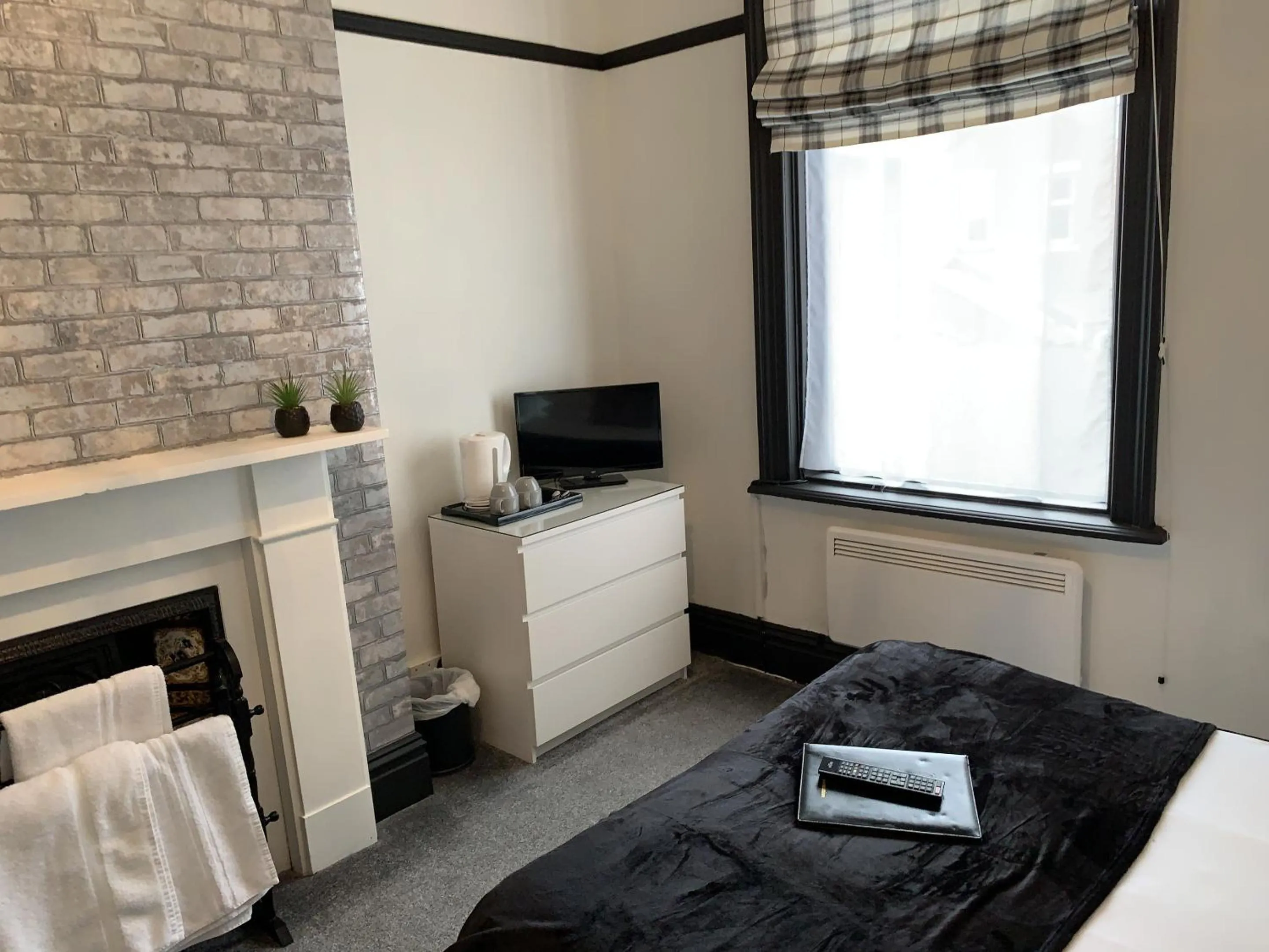 Bedroom, Bed in Kingsmere Guest House