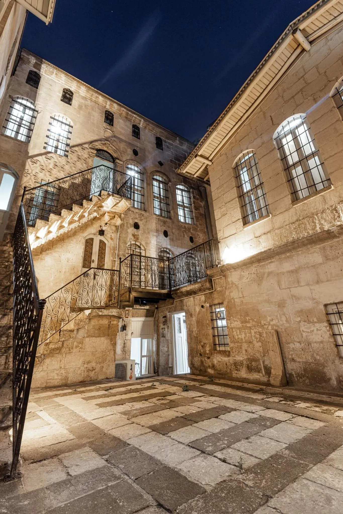 Night in Anadolu Evleri