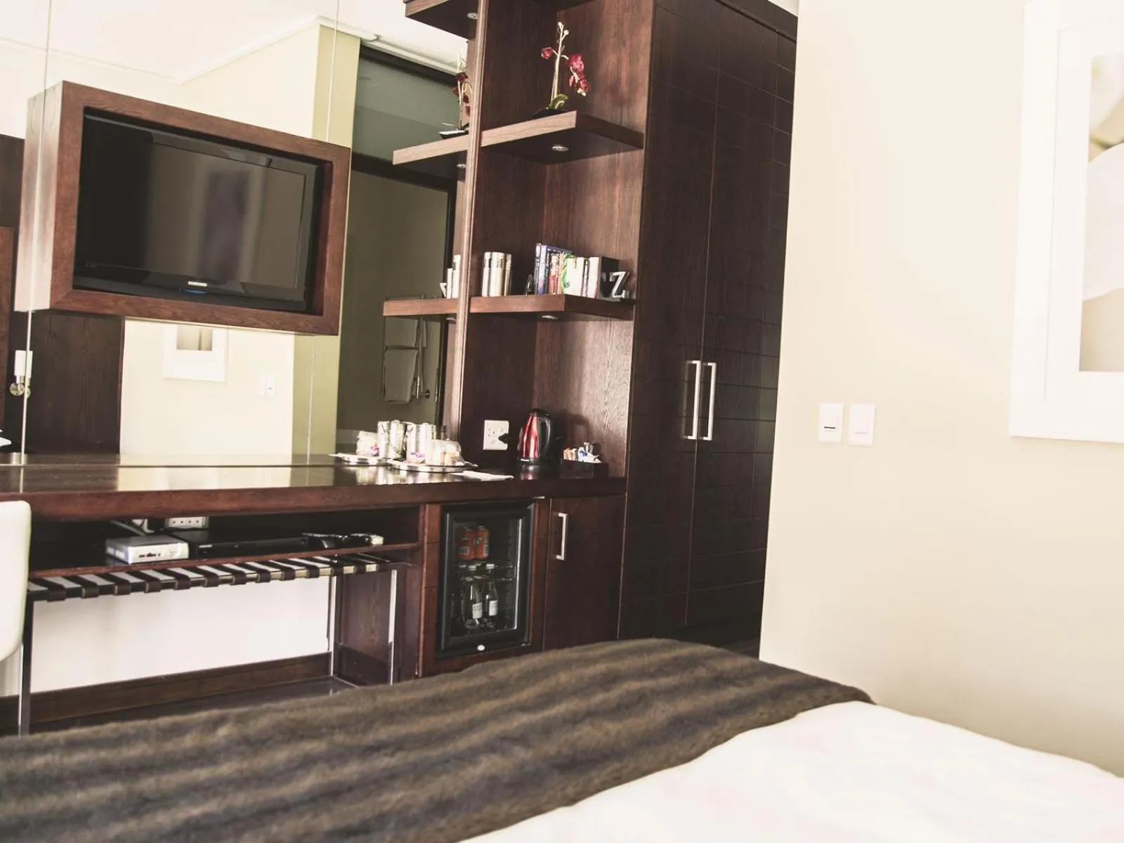 TV and multimedia, Bed in Homestead Villas