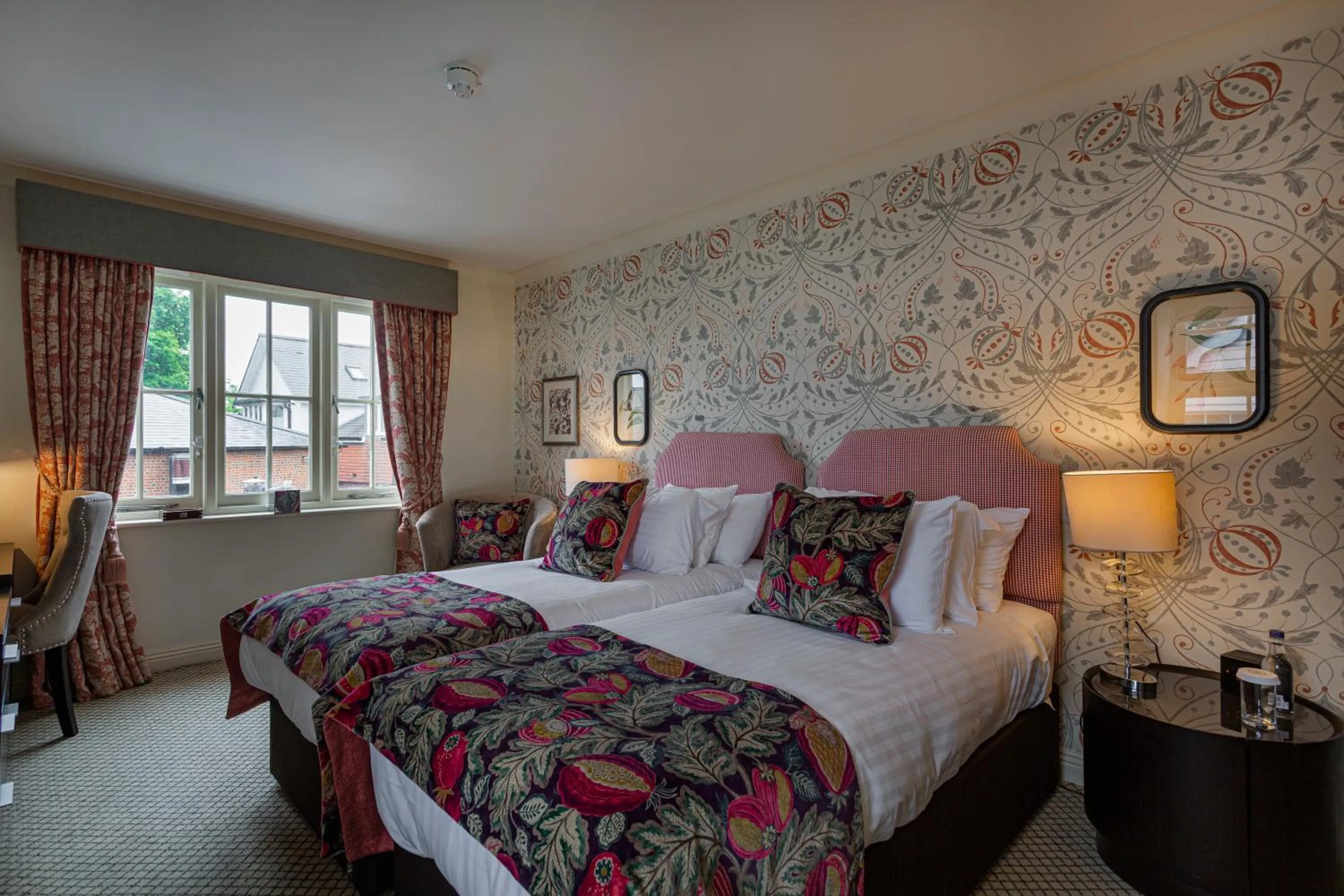 Bed in The White Horse Hotel, Romsey, Hampshire - The Coaching Inn Group