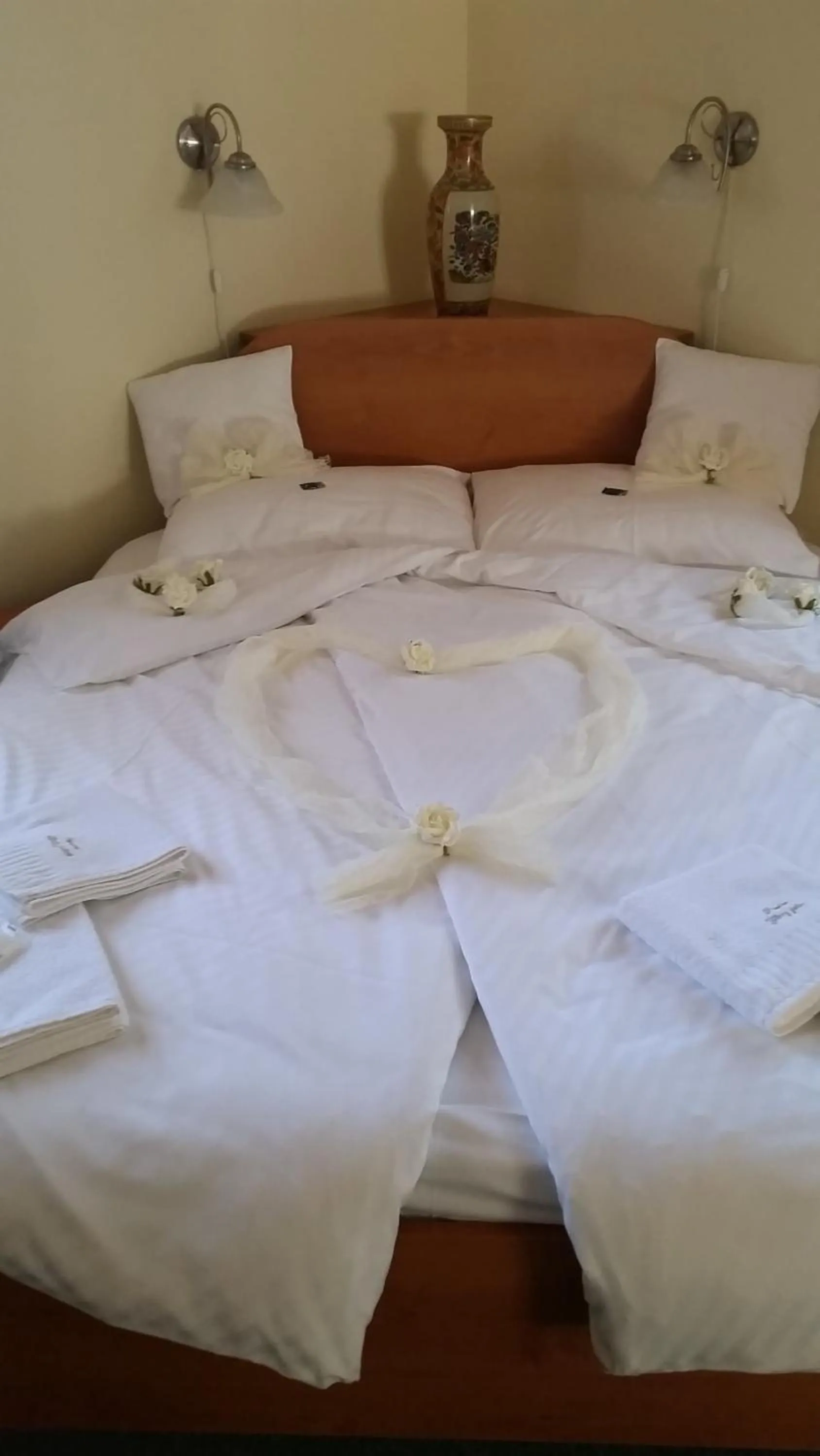 Decorative detail, Bed in Penzión Zlatý Jeleň