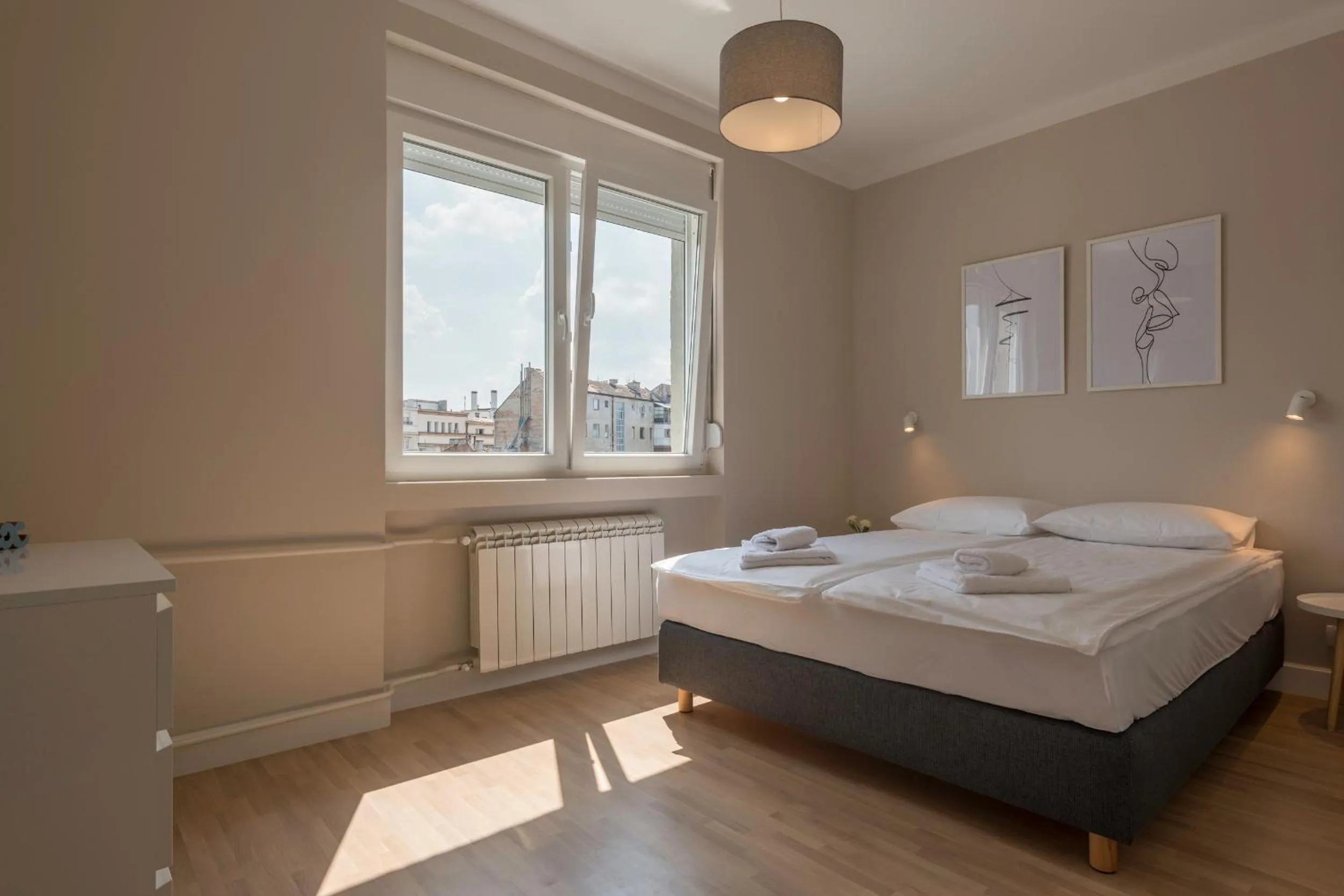 Bedroom, Bed in Urban ZEN with View - City Break Apartments