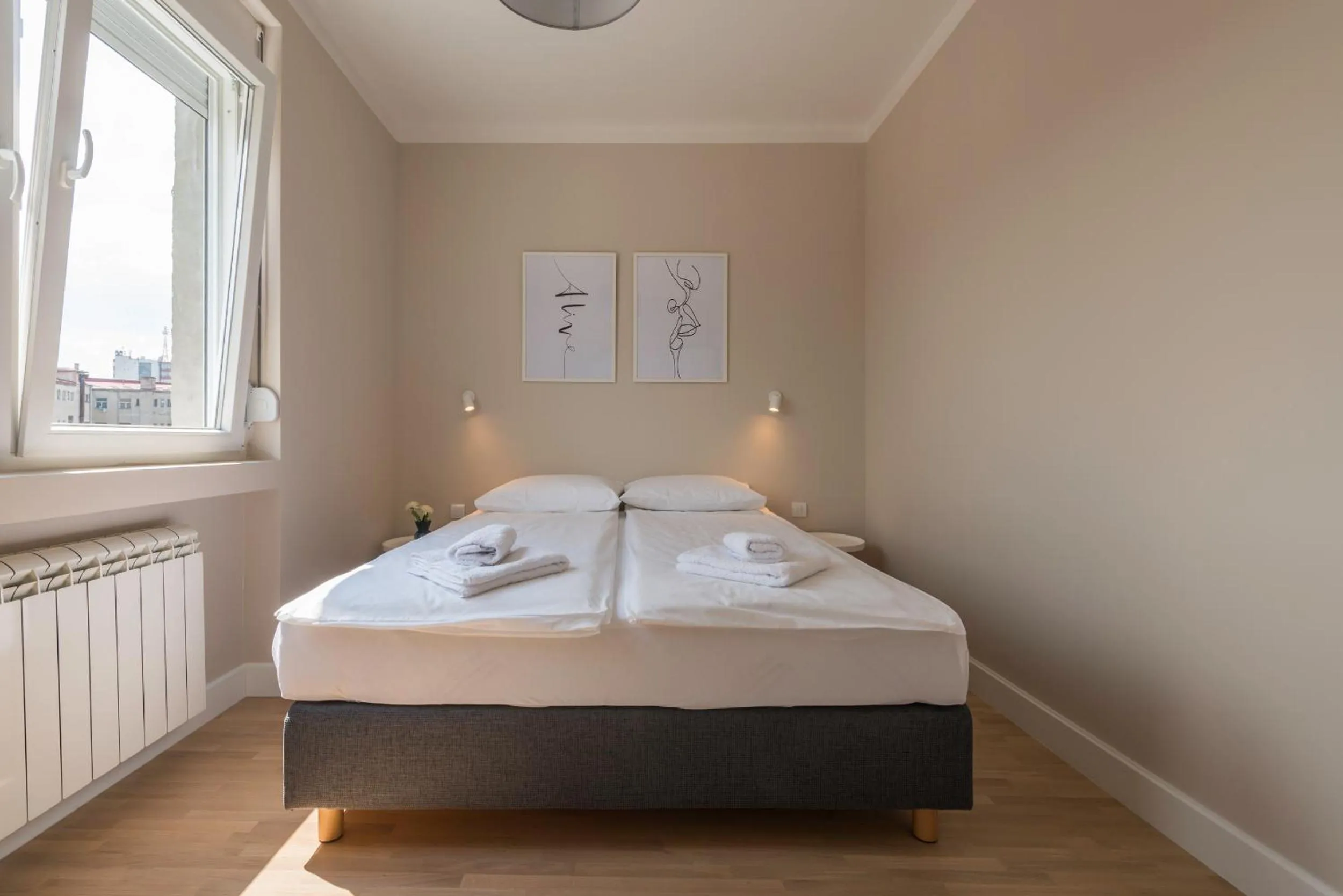Bedroom, Bed in Urban ZEN with View - City Break Apartments