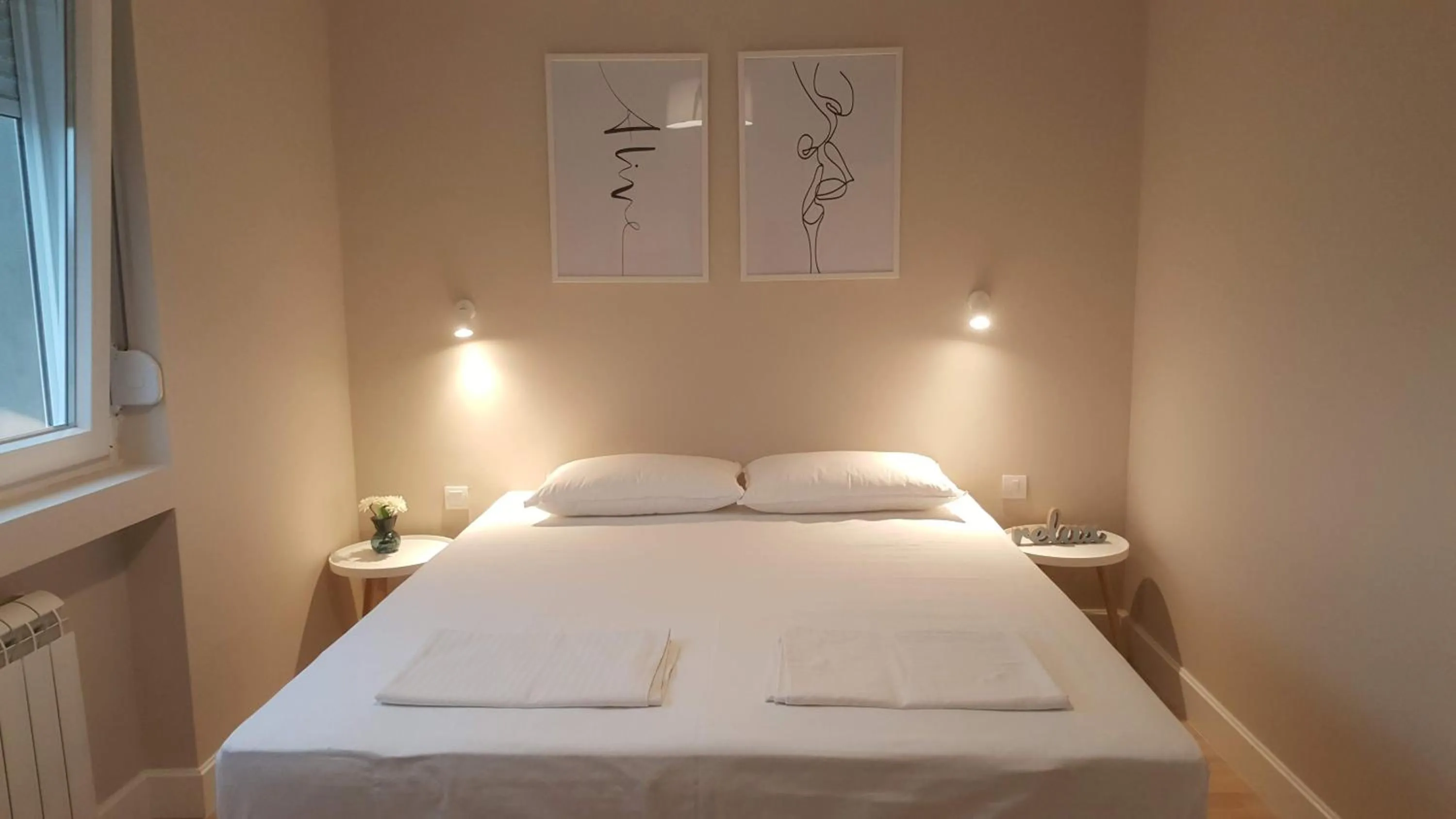 Bedroom, Bed in Urban ZEN with View - City Break Apartments