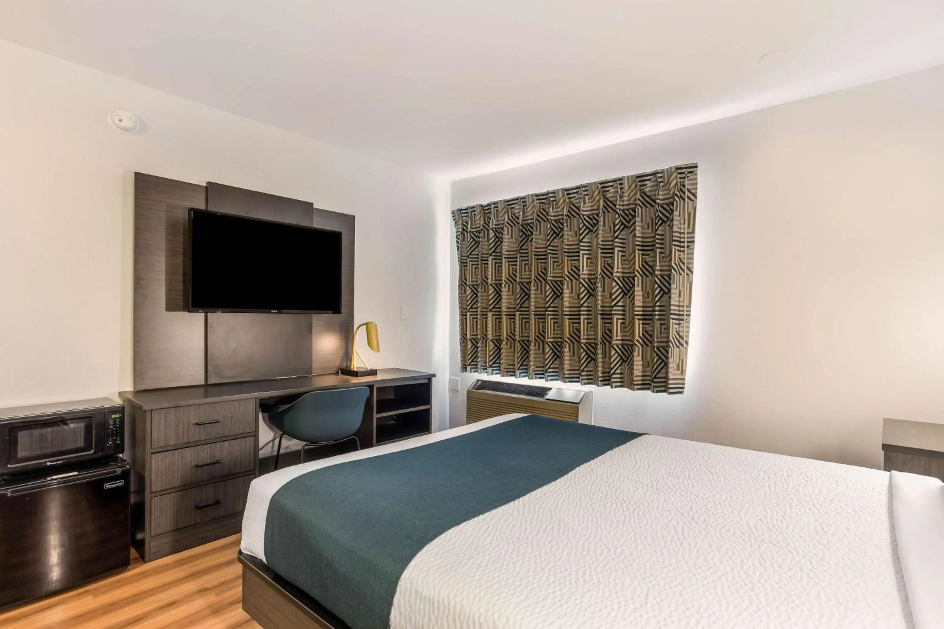 Photo of the whole room in Motel 6 Boise - Airport