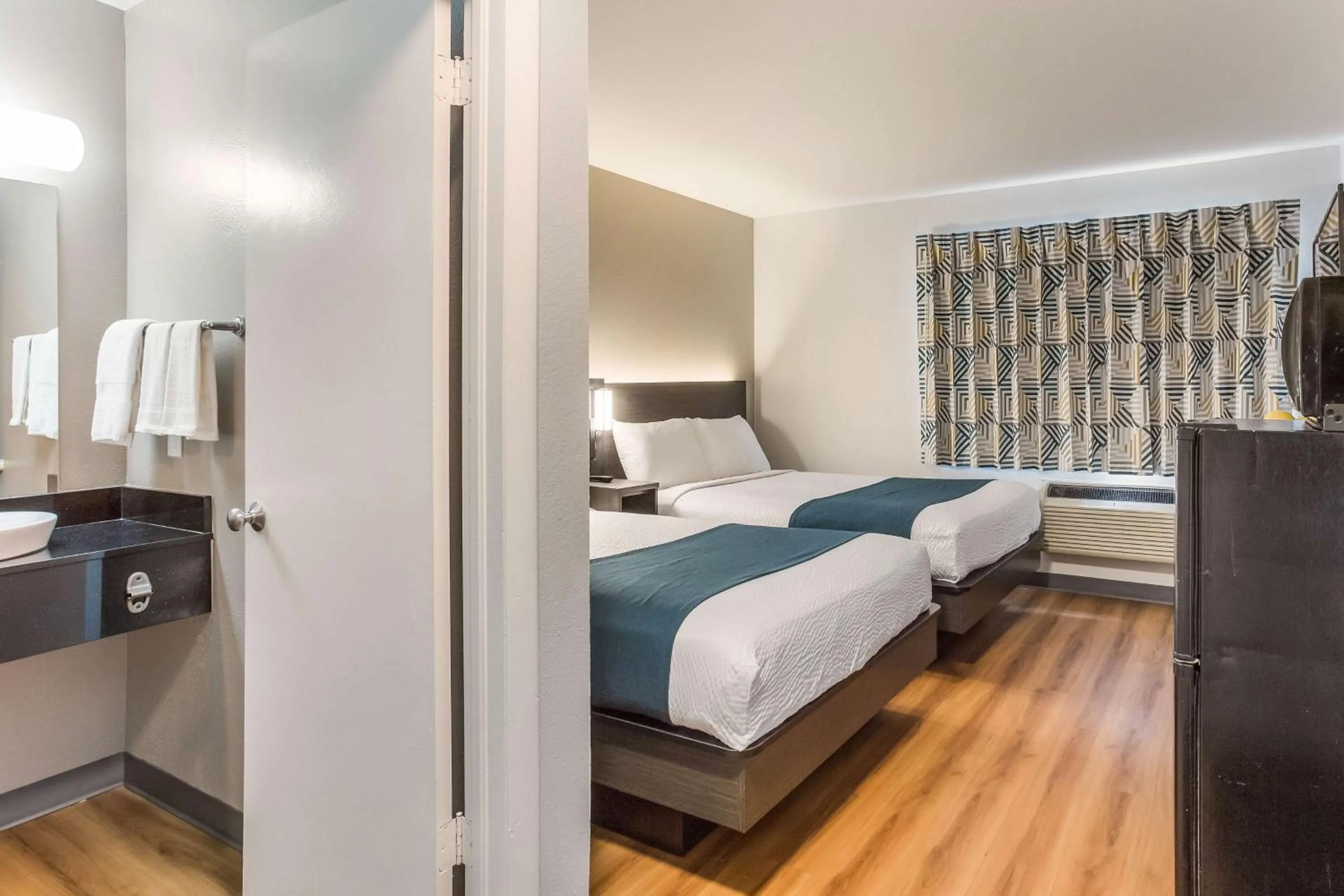 Photo of the whole room in Motel 6 Boise - Airport