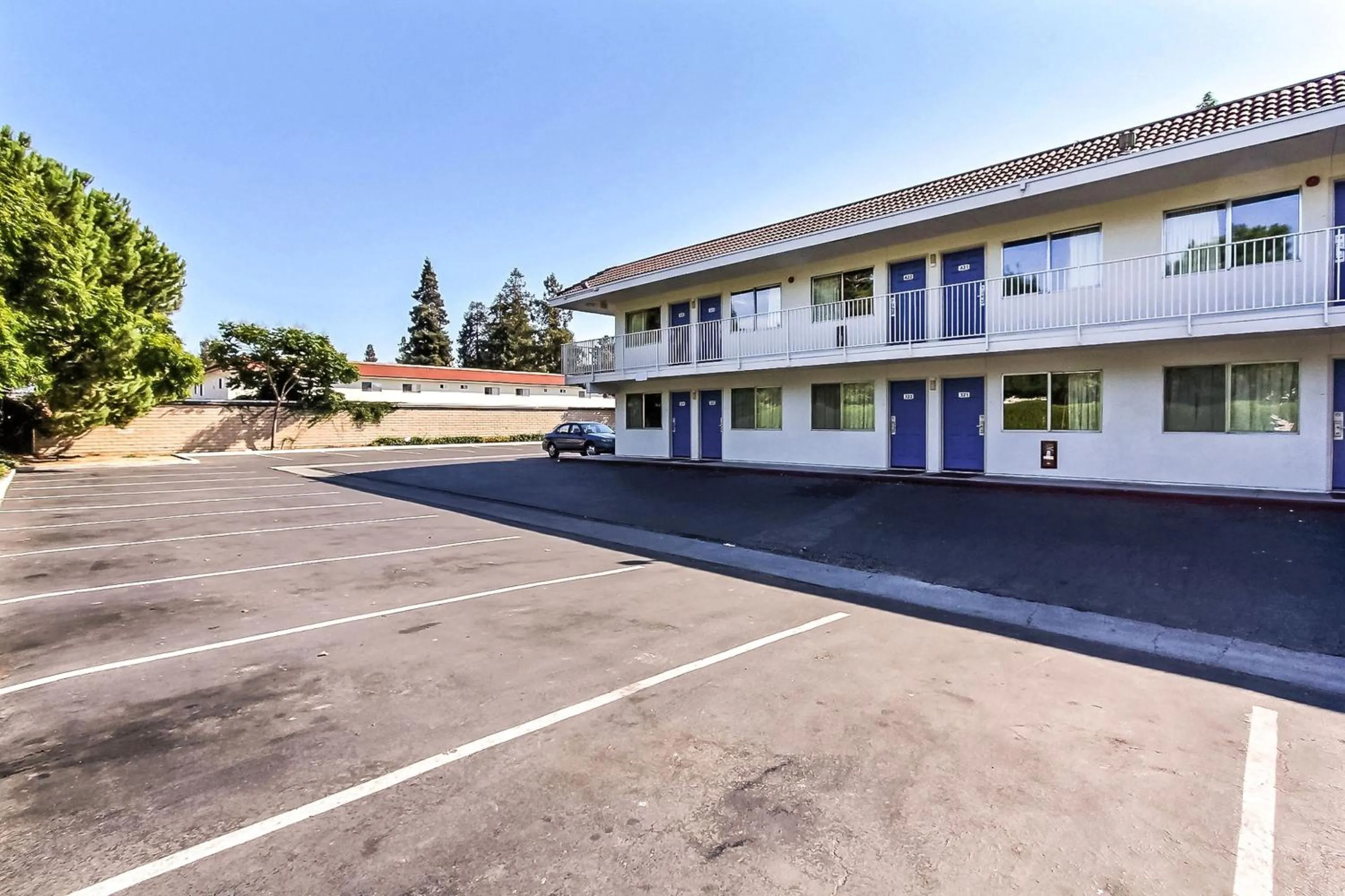 Property building in Motel 6-San Jose, CA - South