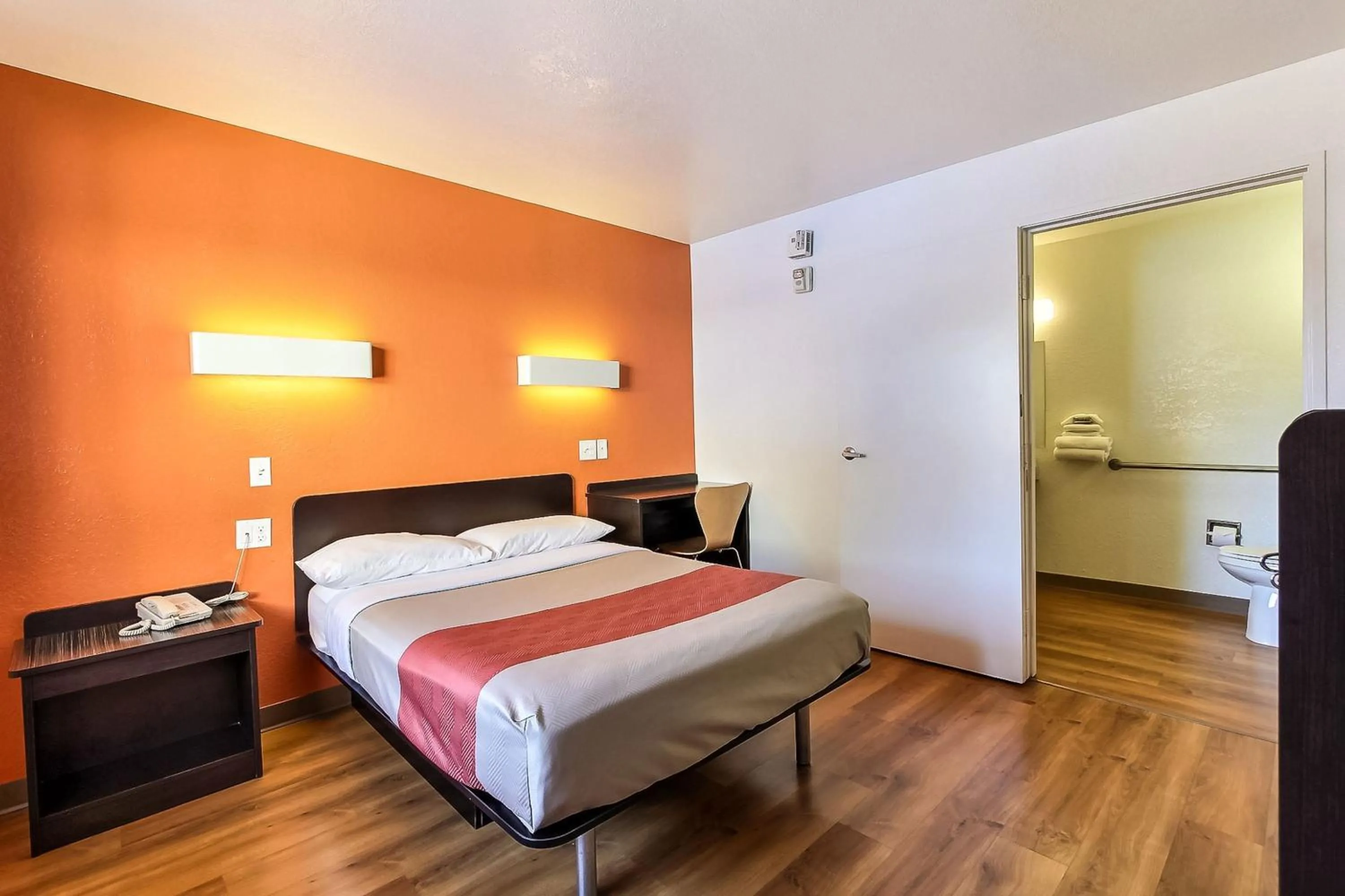 Bed in Motel 6-San Jose, CA - South