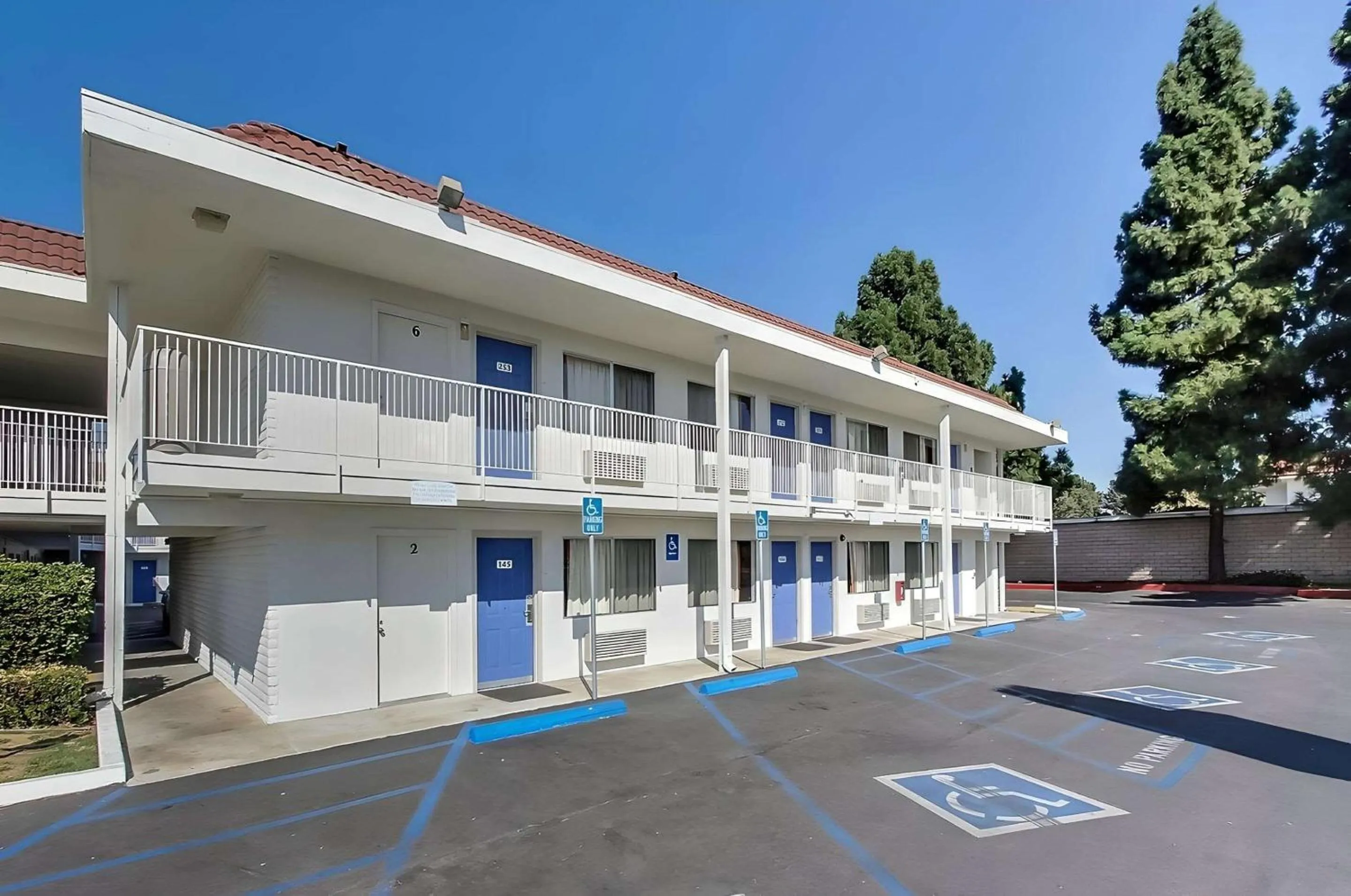 Property building in Motel 6-San Jose, CA - South