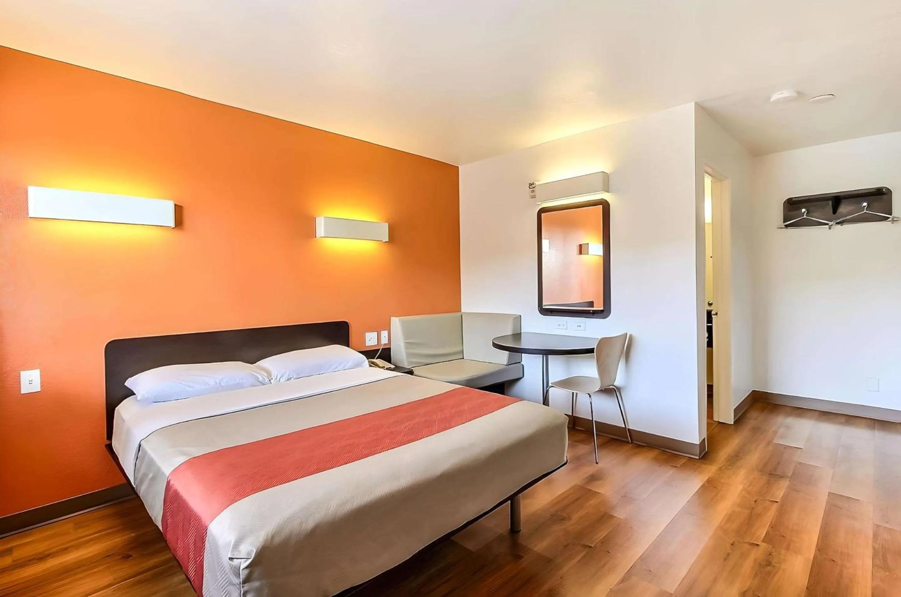 Bedroom, Bed in Motel 6-San Jose, CA - South