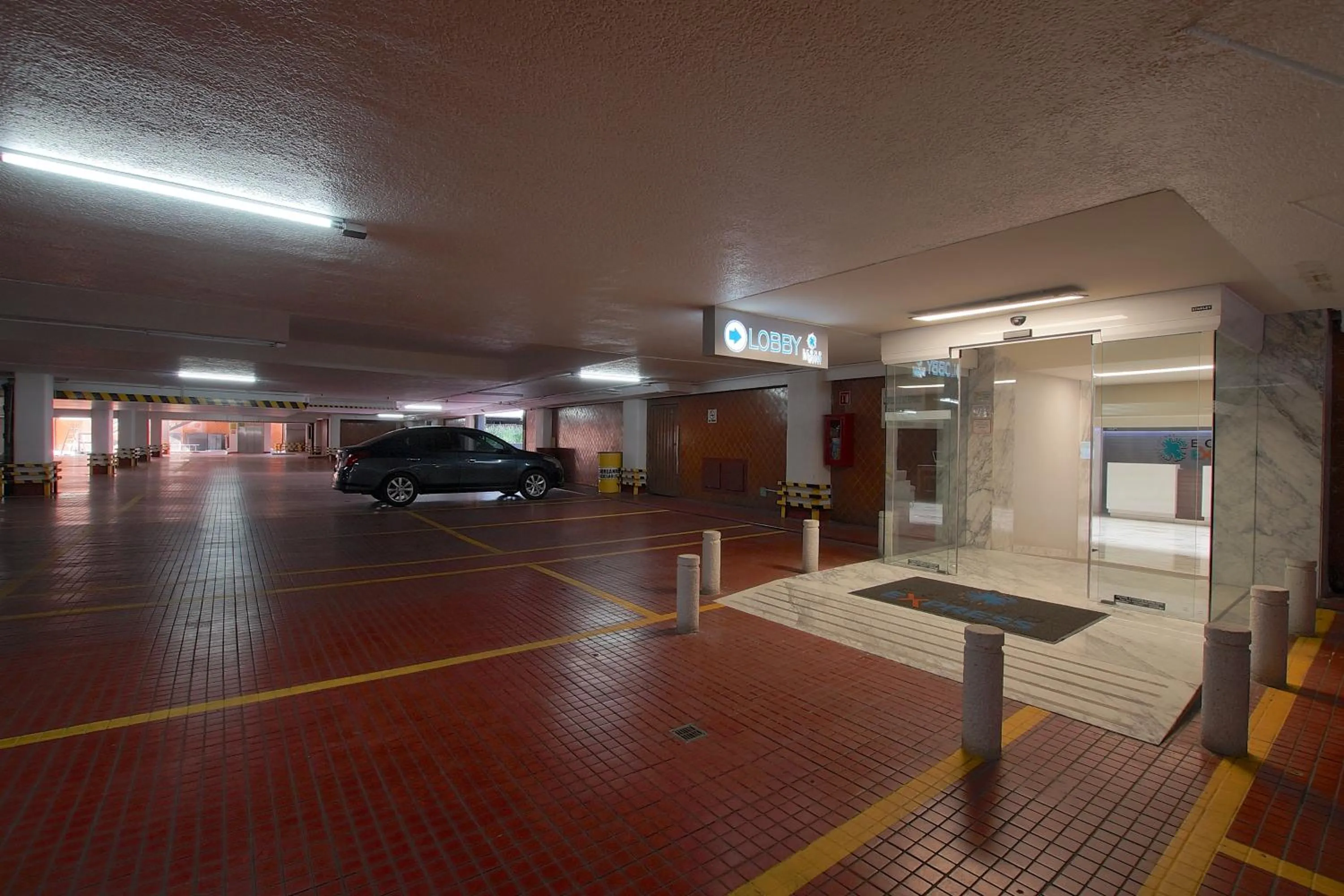 Lobby or reception in Econo Express Hotel