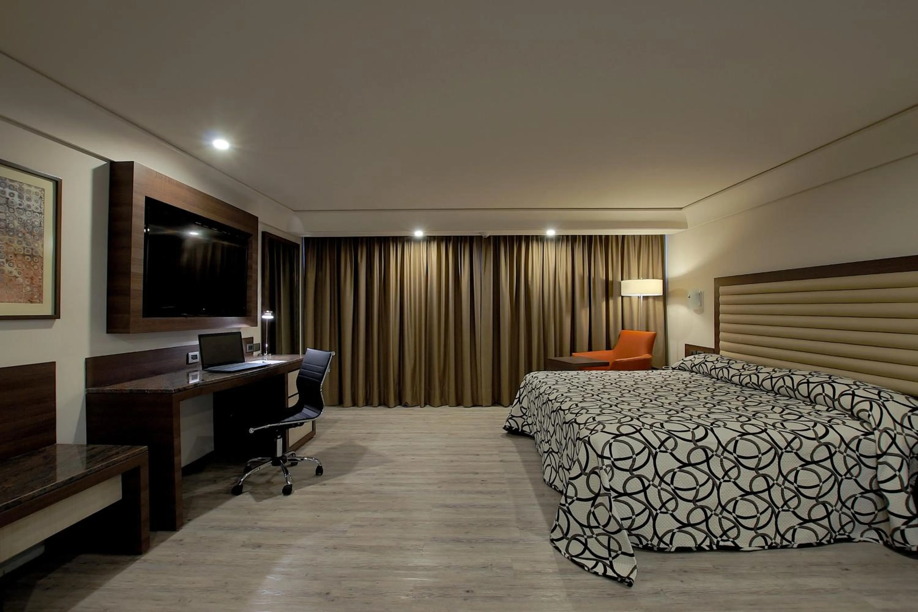 Photo of the whole room, Bed in Econo Express Hotel