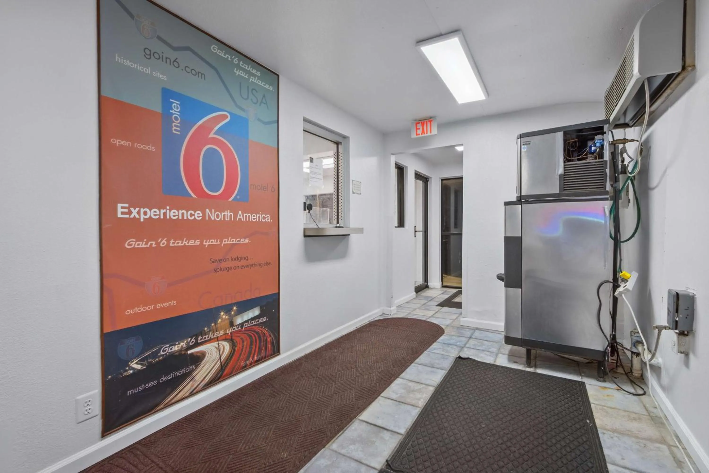 Property building in Motel 6-Normal, IL - Bloomington Area