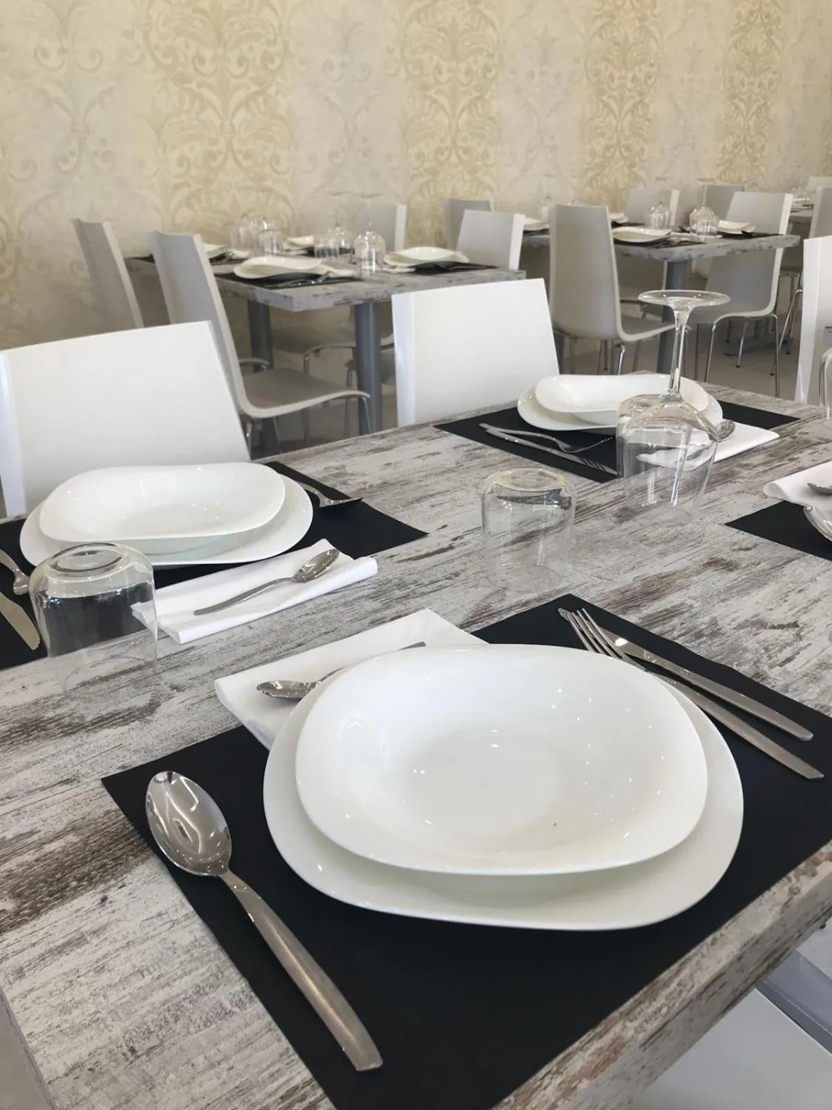 Restaurant/places to eat in Hotel Villa Joseph