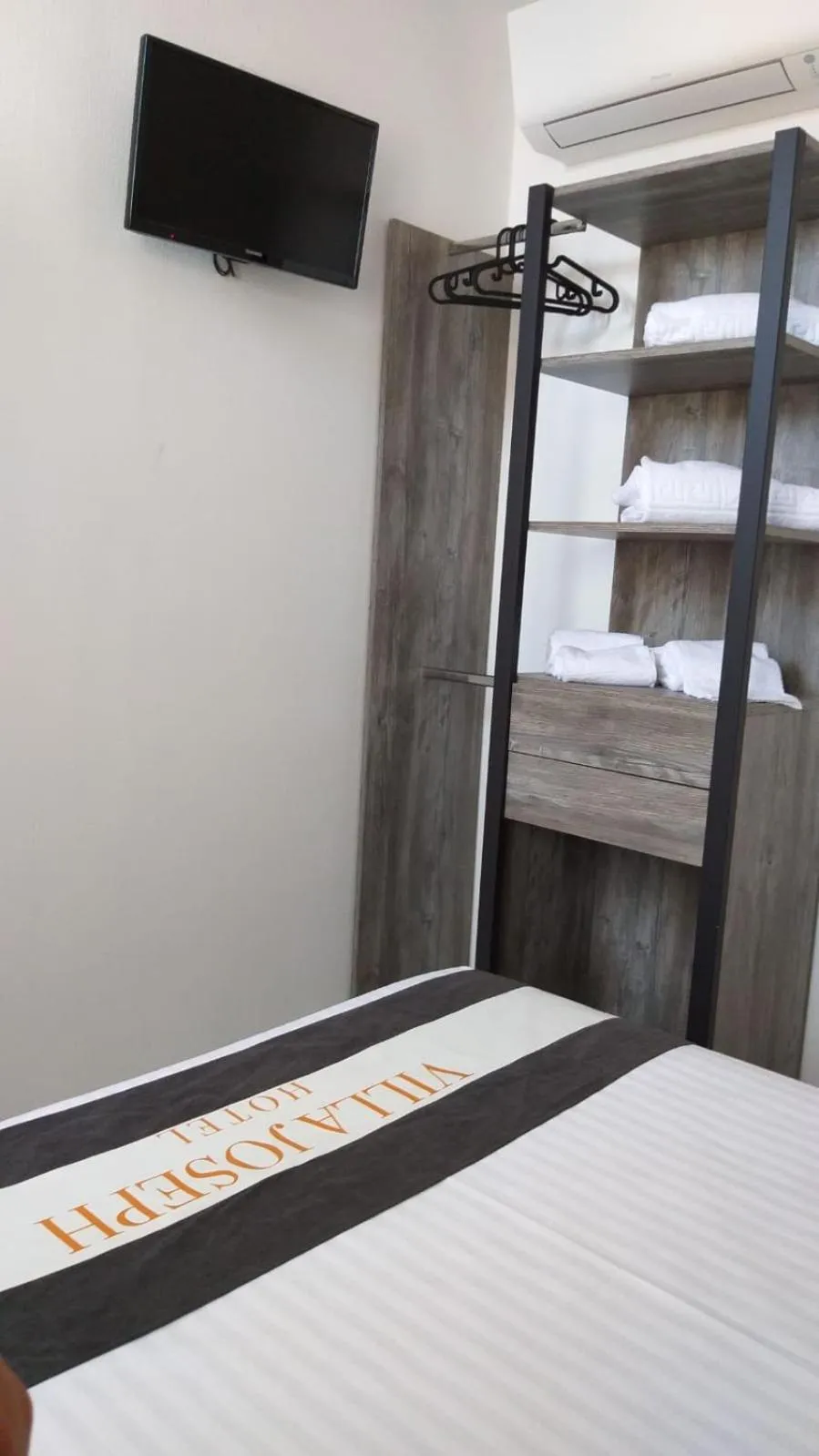 TV and multimedia, Bed in Hotel Villa Joseph