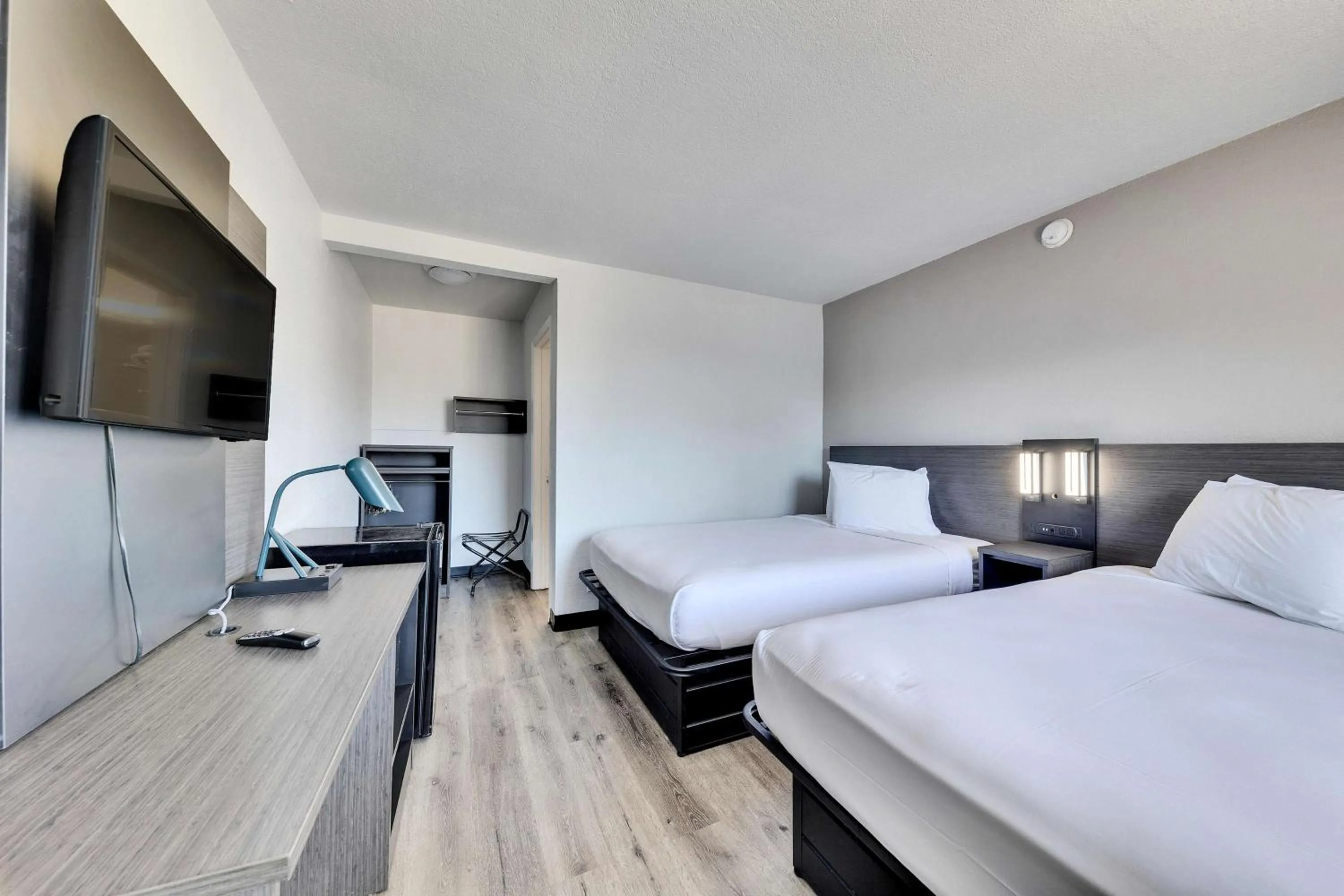 Bedroom, Bed in Motel 6-Austin, TX - Airport - South