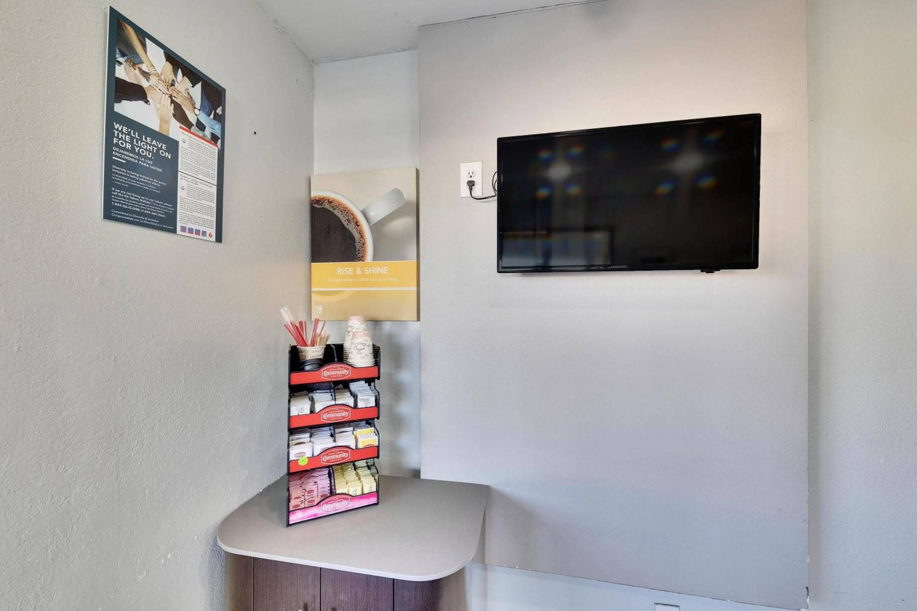 Coffee/tea facilities in Motel 6-Austin, TX - Airport - South