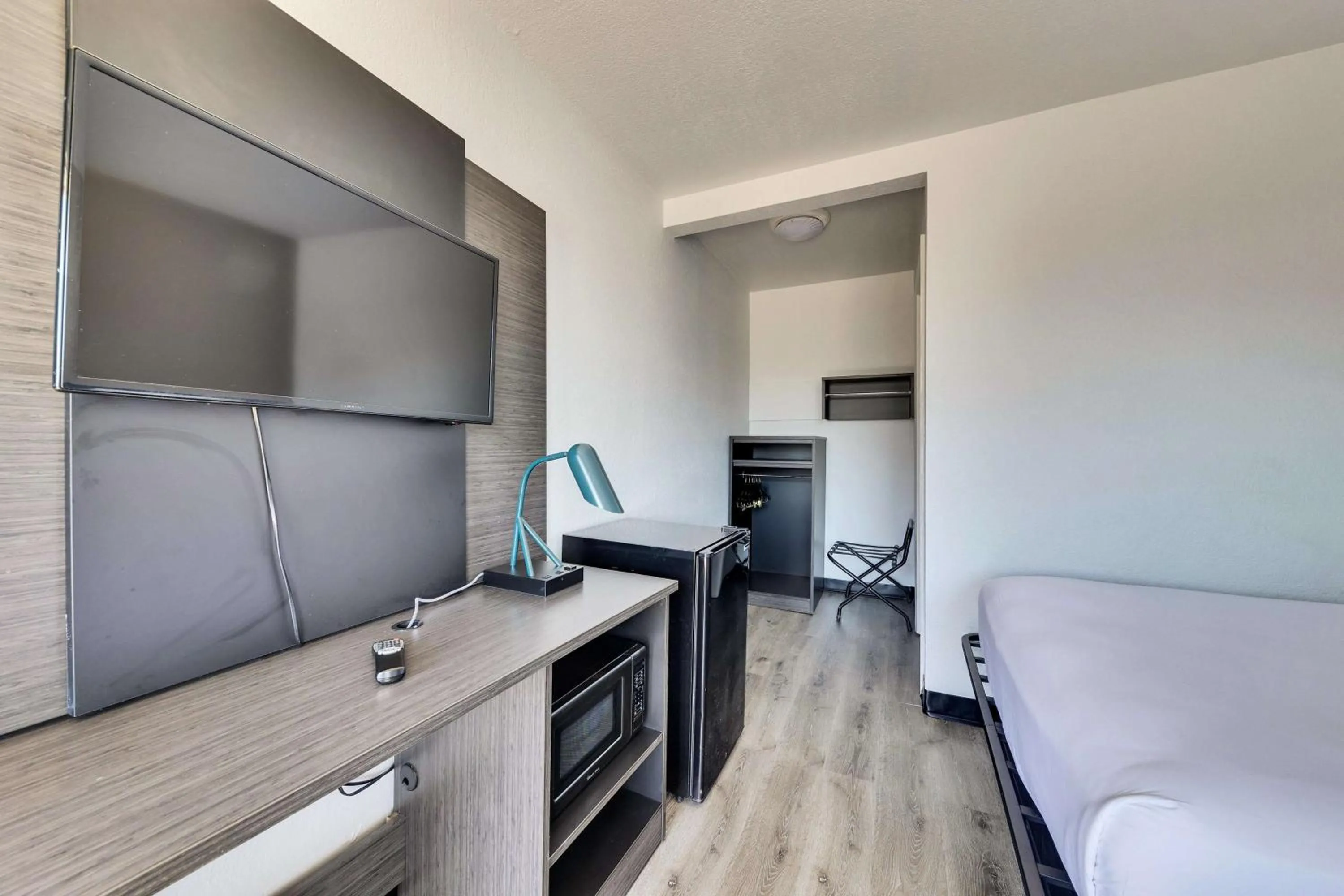 Bedroom in Motel 6-Austin, TX - Airport - South