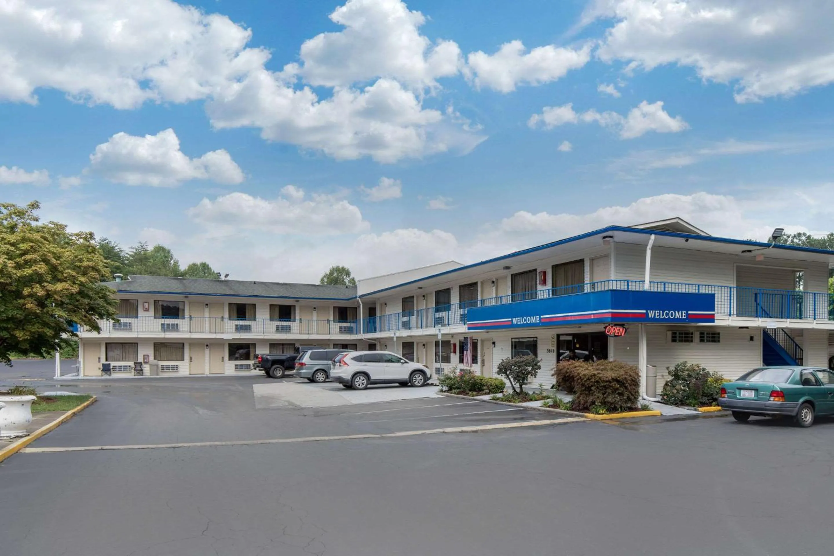 Property building in Rodeway Inn Winston Salem Route 52