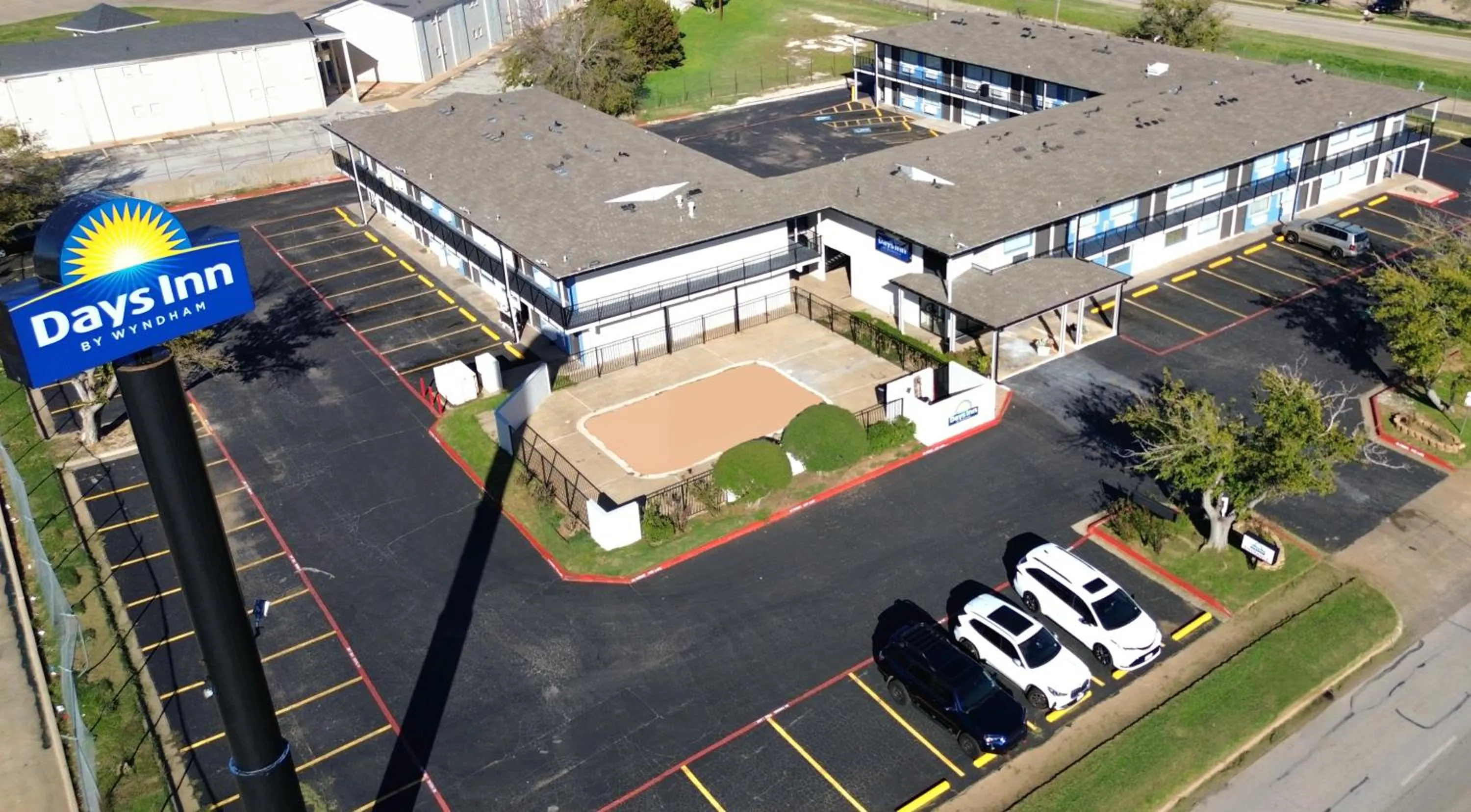 Property building in Days Inn by Wyndham Wichita Falls