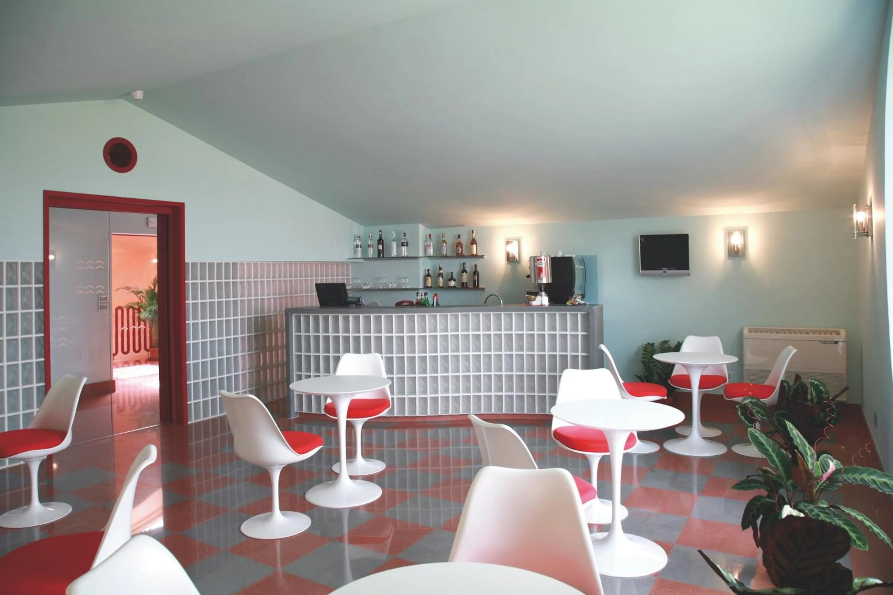 Restaurant/places to eat in don guglielmo panoramic hotel & spa