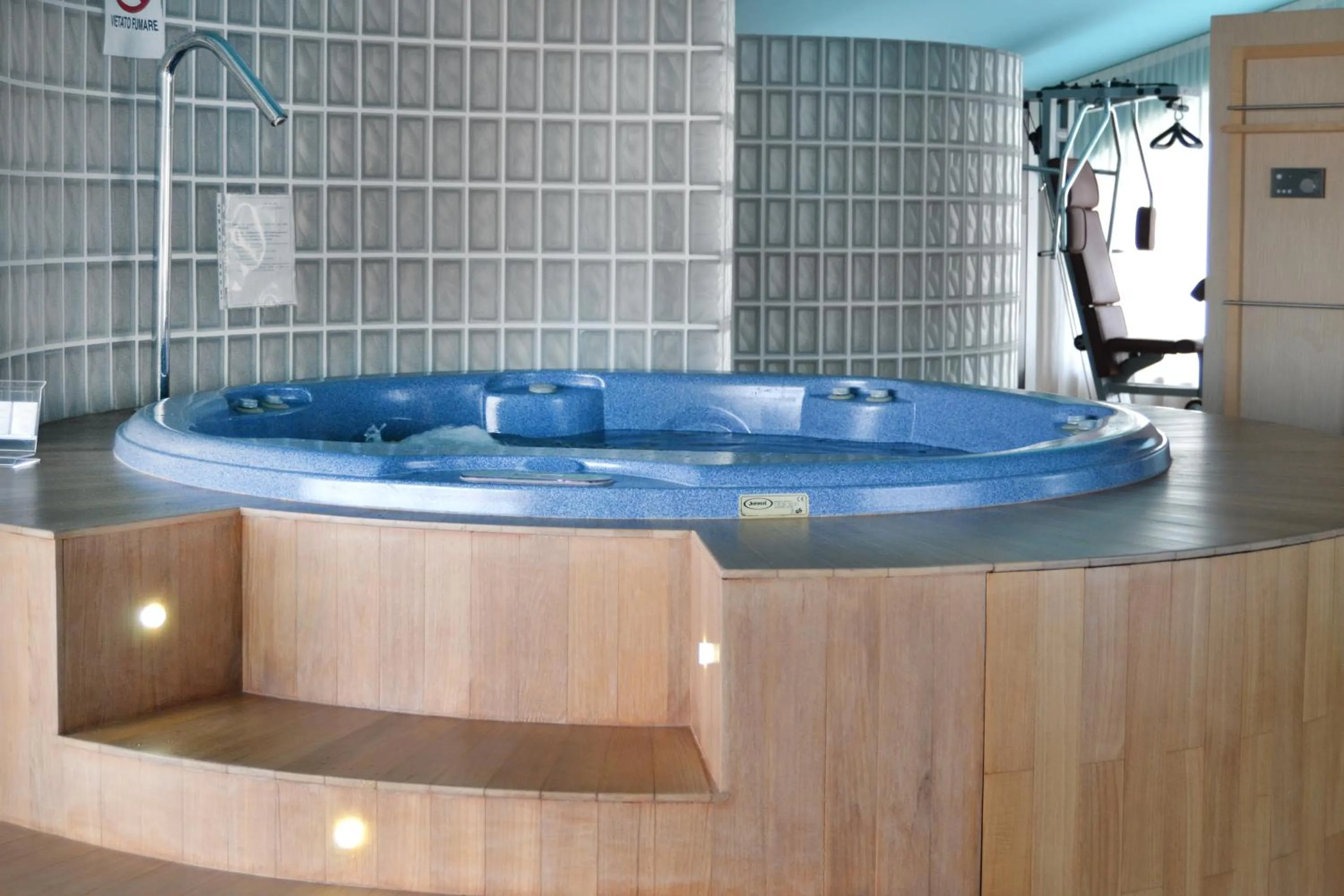 Hot Tub in don guglielmo panoramic hotel & spa