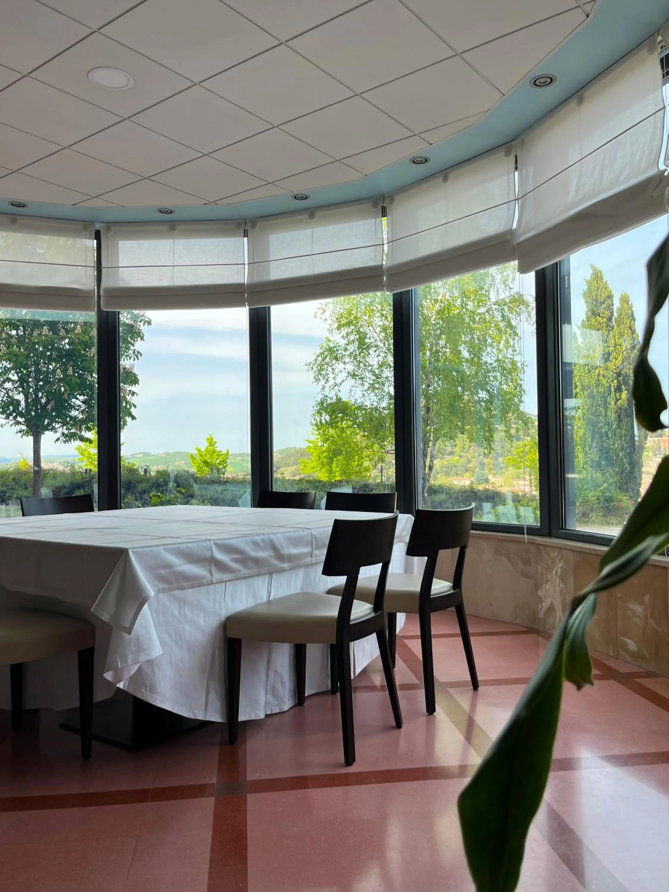 Restaurant/places to eat in don guglielmo panoramic hotel & spa