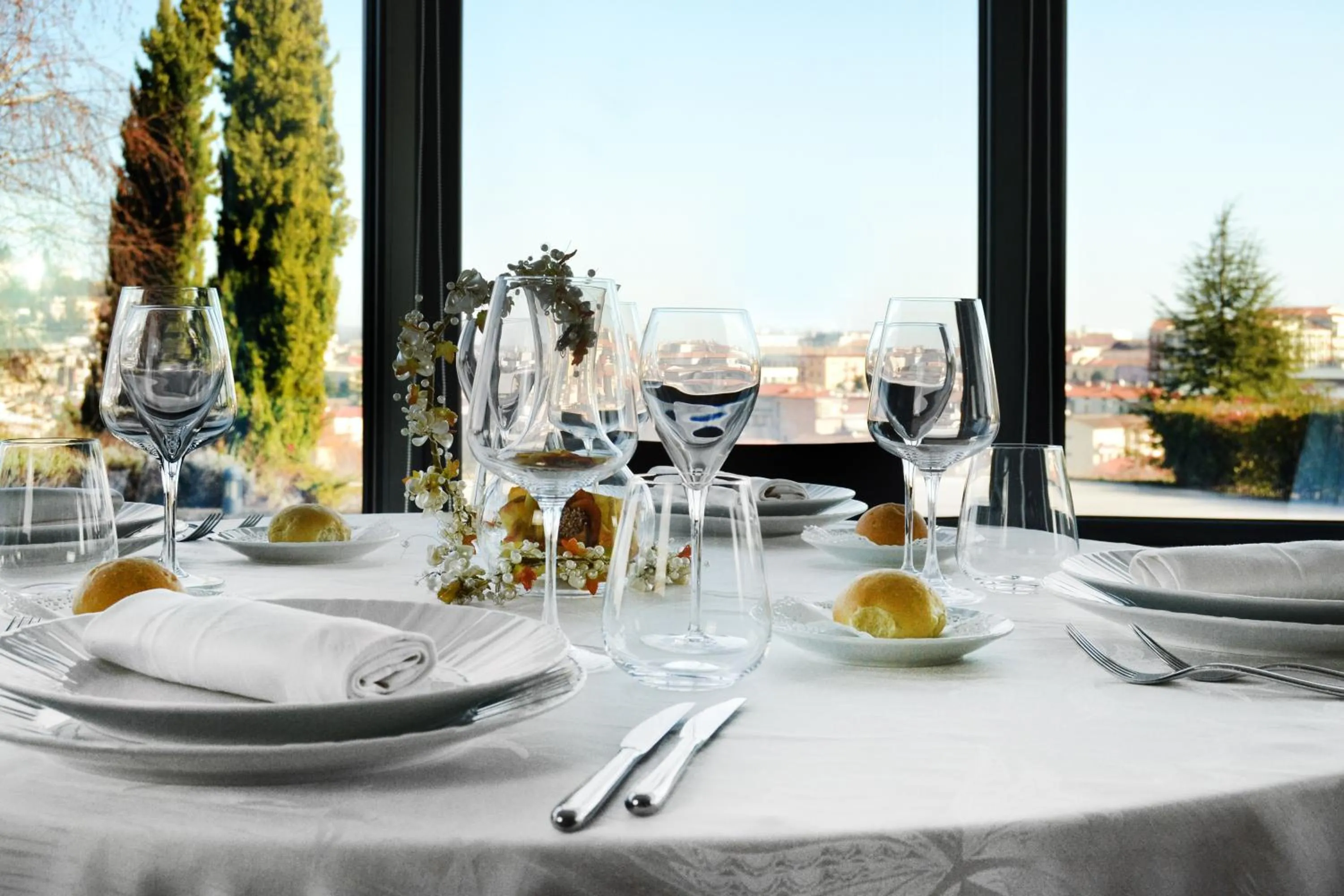 Restaurant/places to eat in don guglielmo panoramic hotel & spa