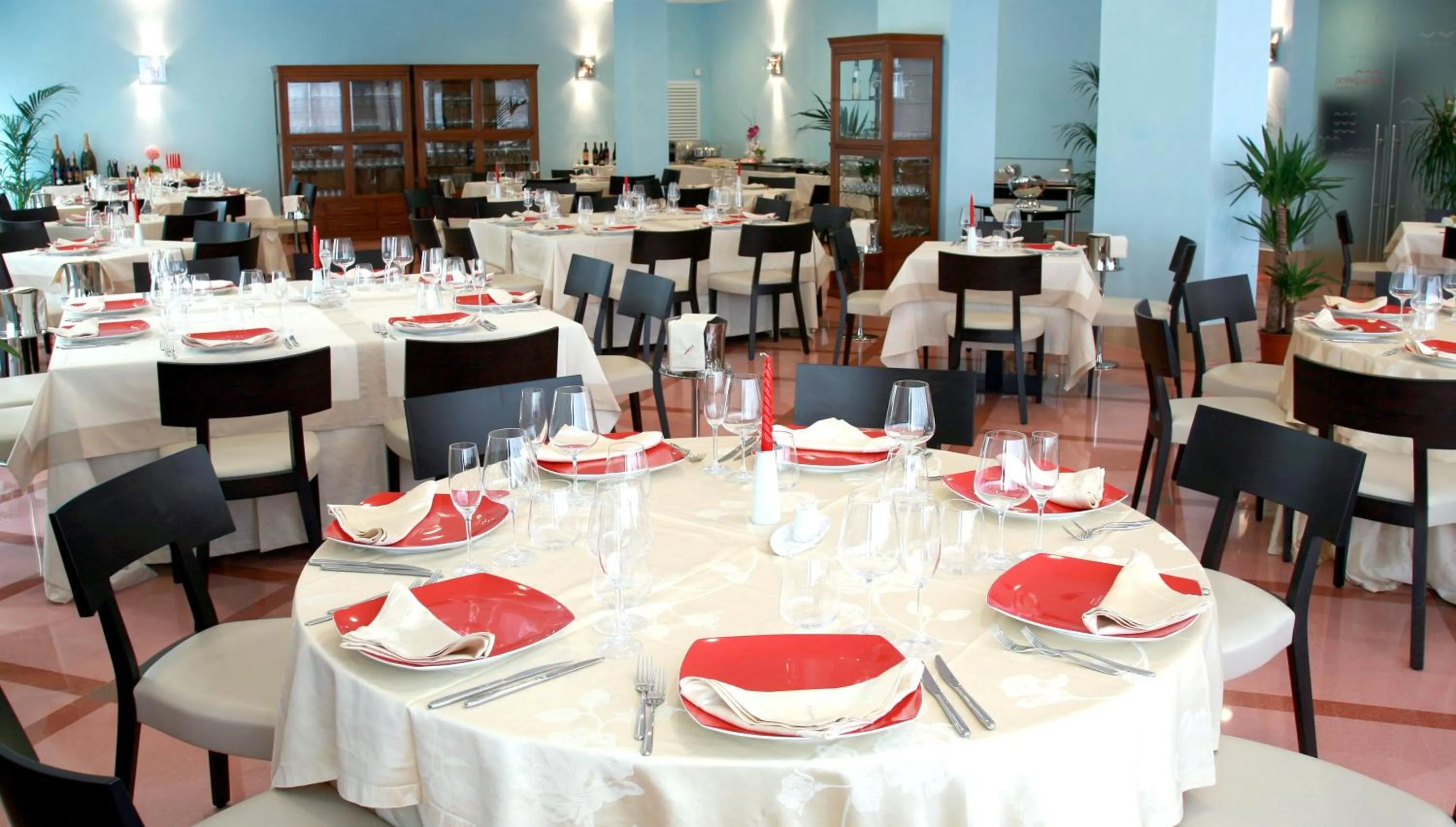 Restaurant/places to eat in don guglielmo panoramic hotel & spa