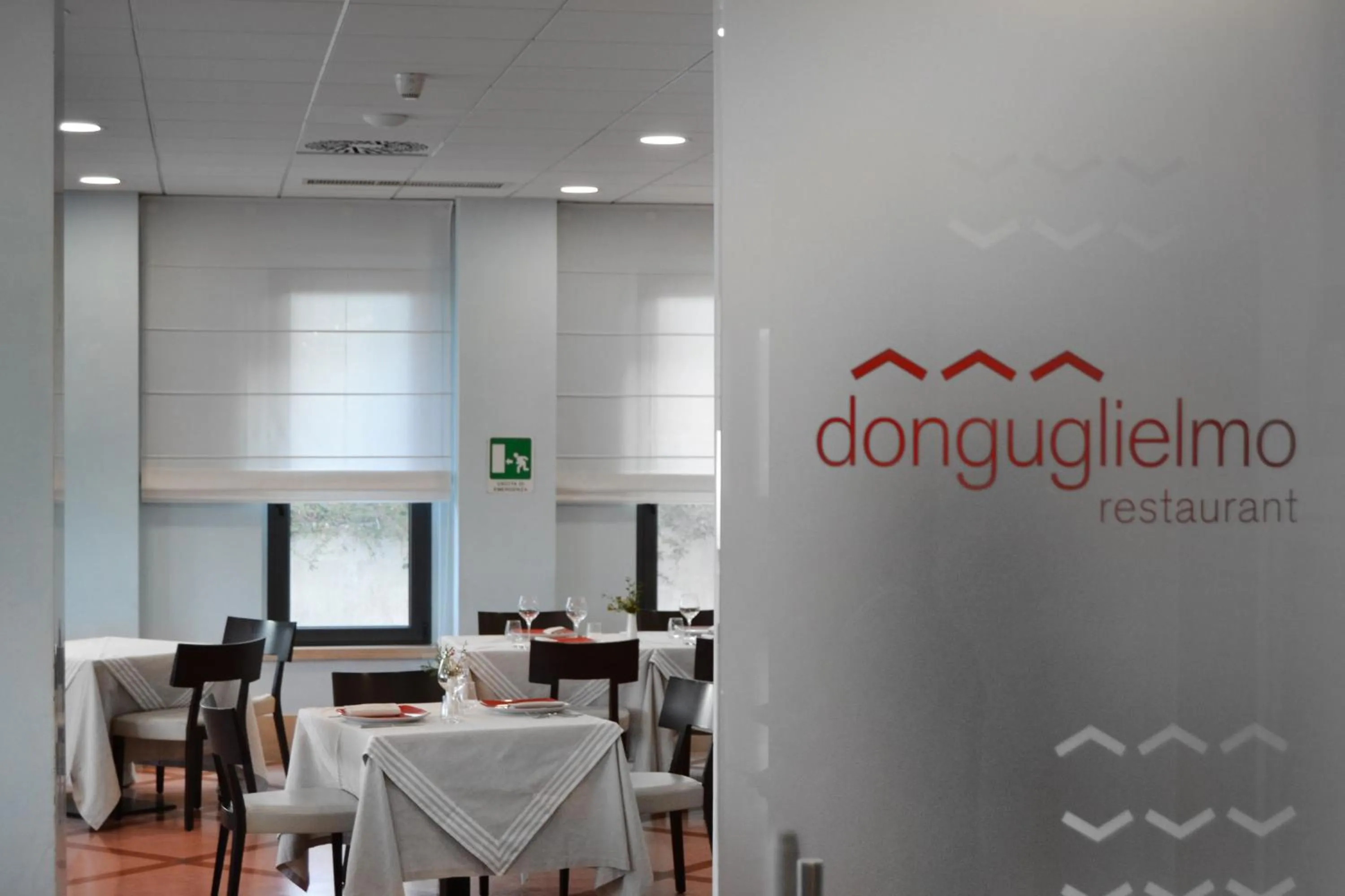 Restaurant/places to eat in don guglielmo panoramic hotel & spa