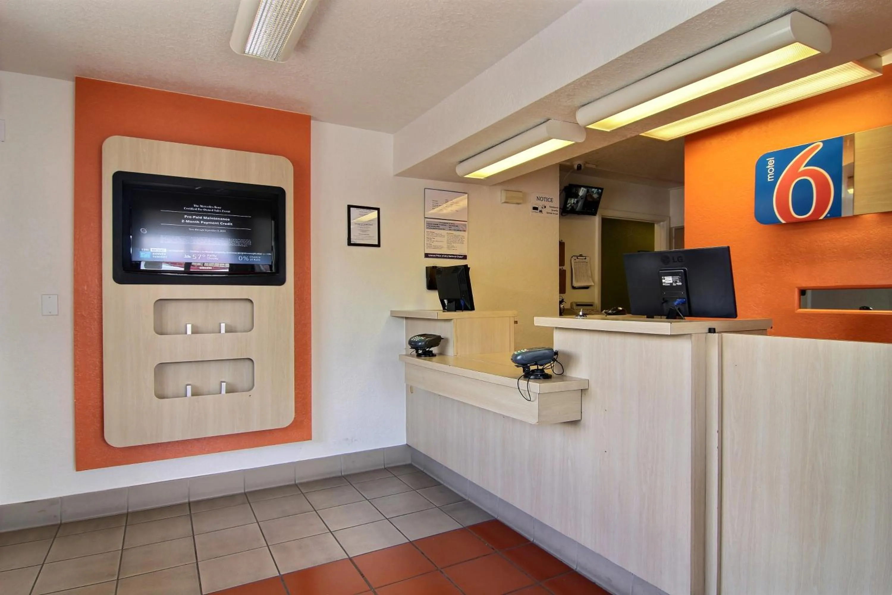 Lobby or reception in Motel 6-Albuquerque, NM - Midtown