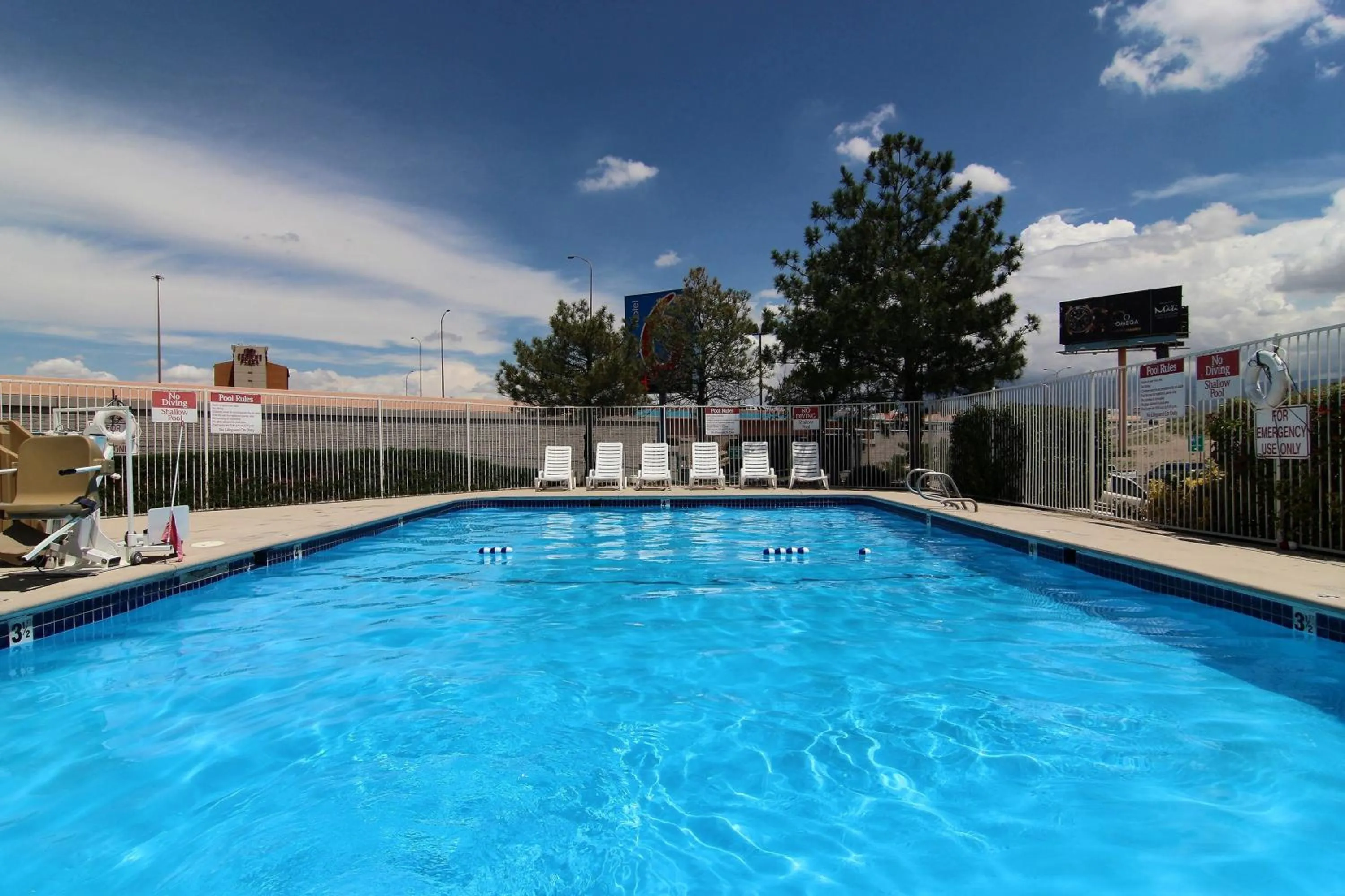 Swimming pool in Motel 6-Albuquerque, NM - Midtown