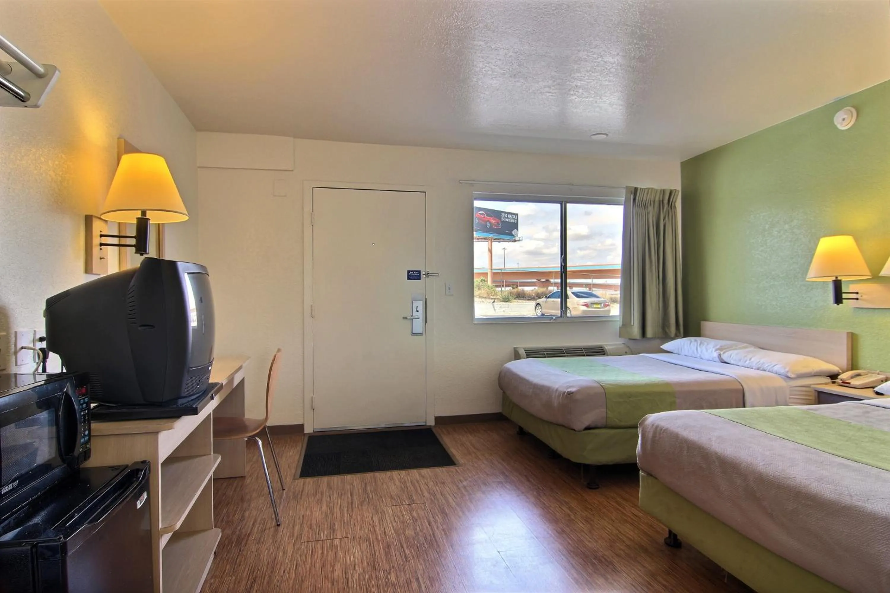 Bedroom, Bed in Motel 6-Albuquerque, NM - Midtown