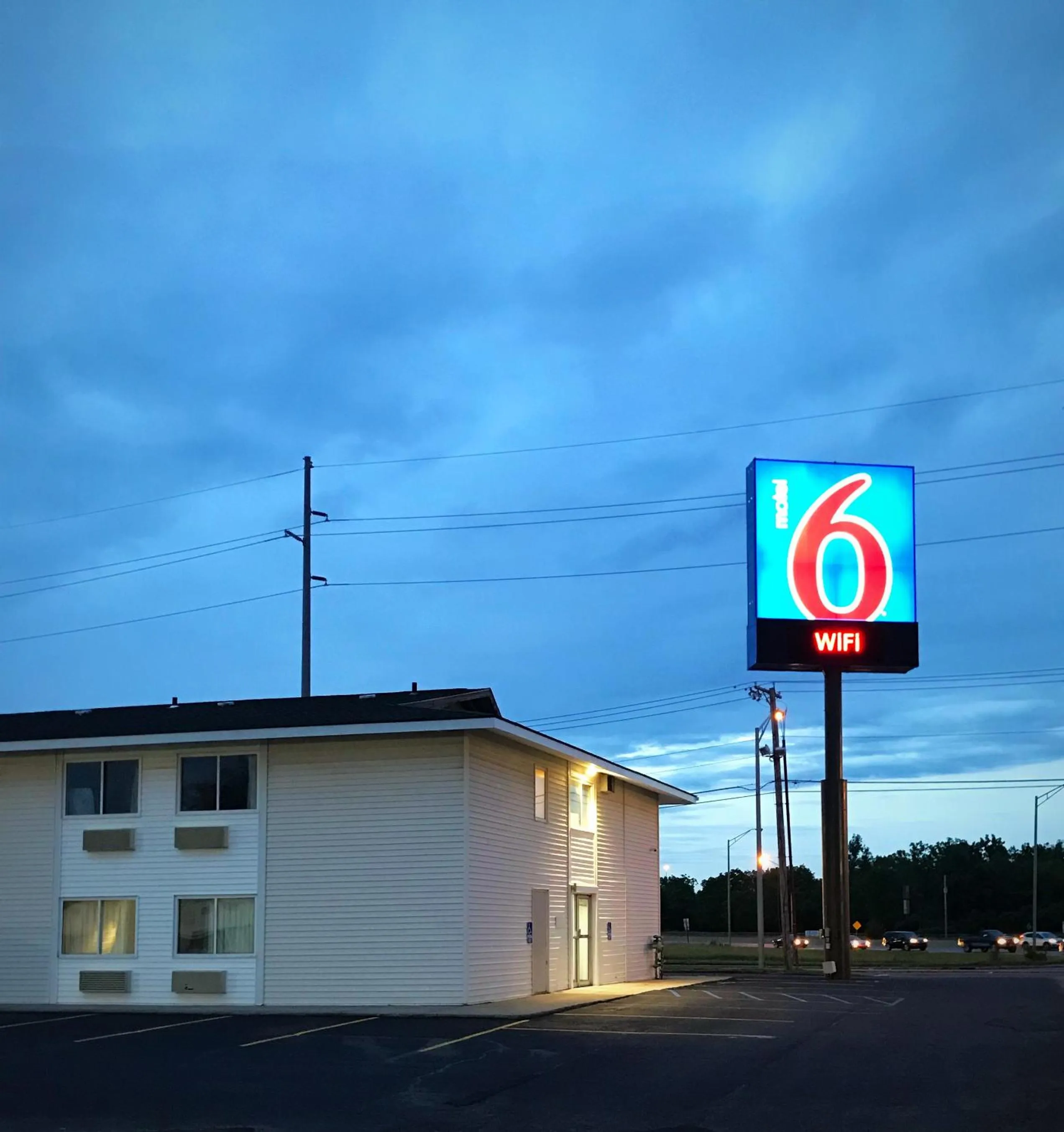 Property building in Motel 6-Fort Wayne, IN
