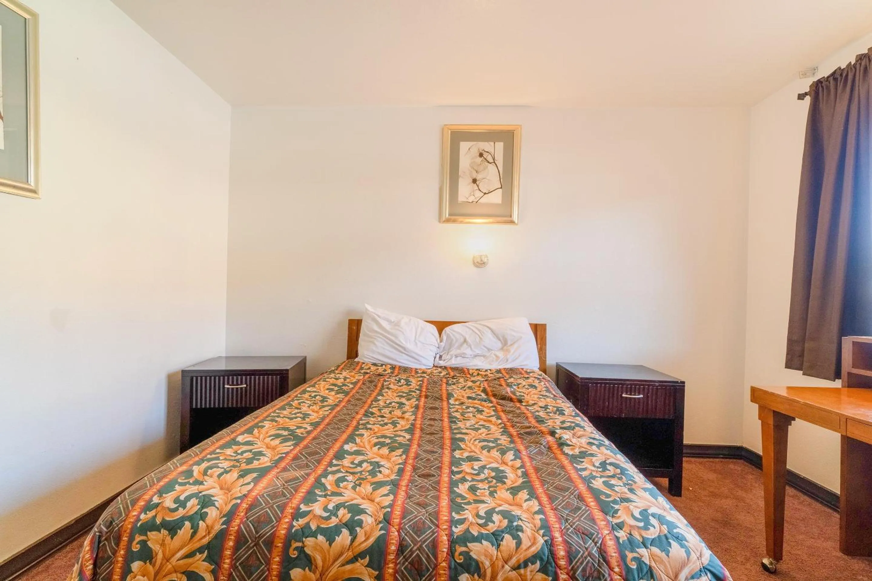 Bedroom, Bed in Castle Inn & Suites By OYO Chickasha