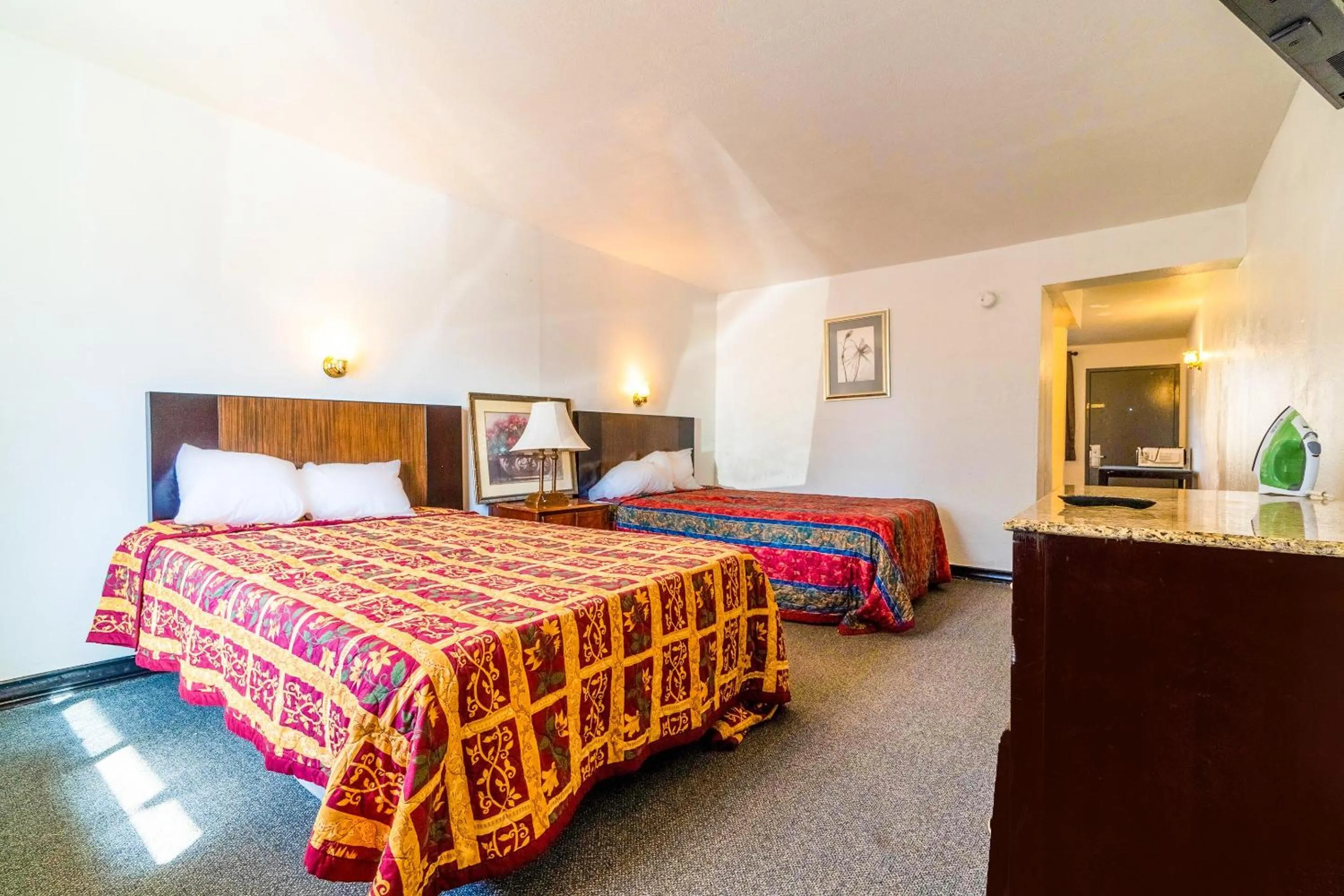 Bedroom, Bed in Castle Inn & Suites By OYO Chickasha