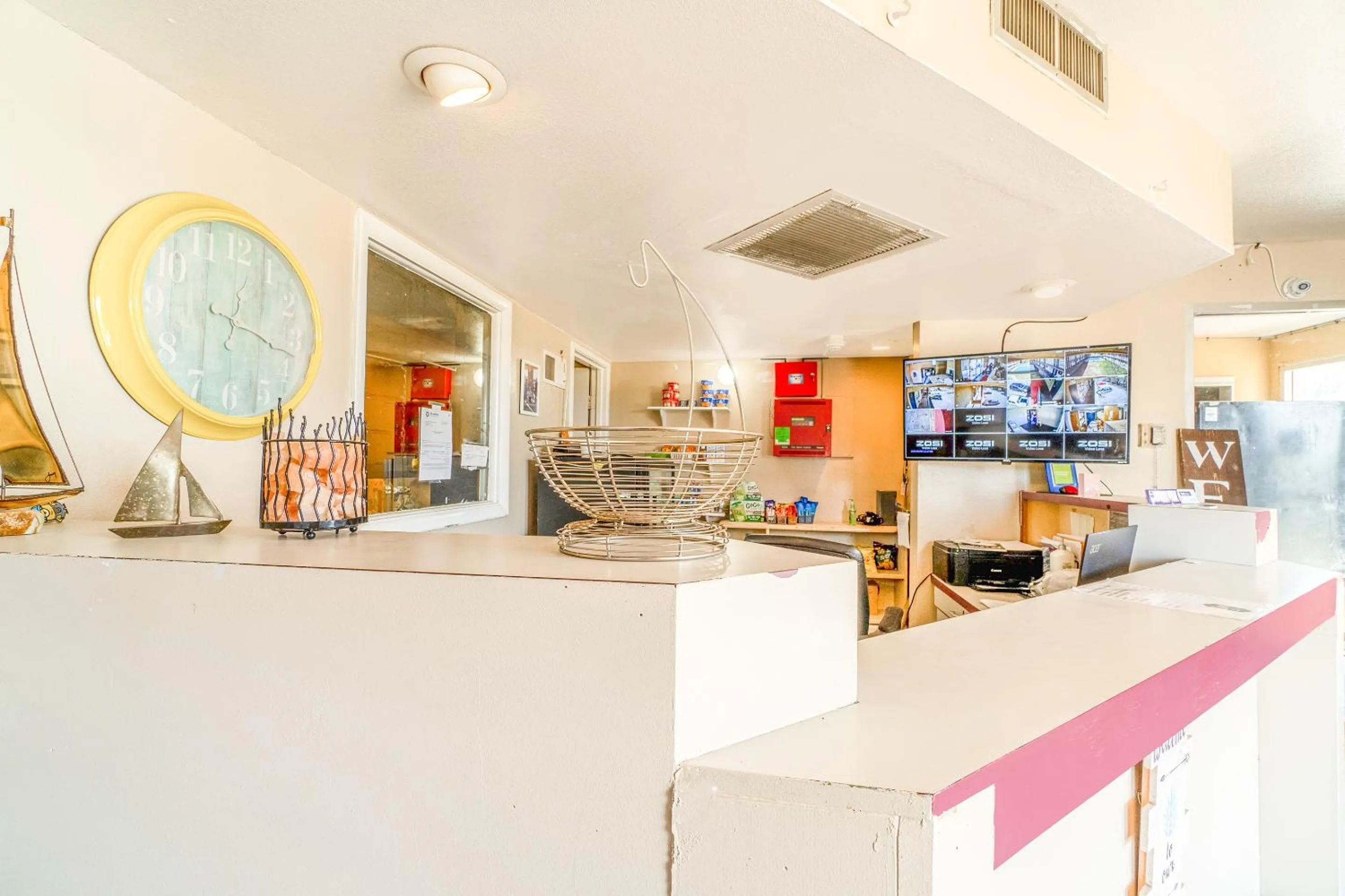 Lobby or reception in Castle Inn & Suites By OYO Chickasha