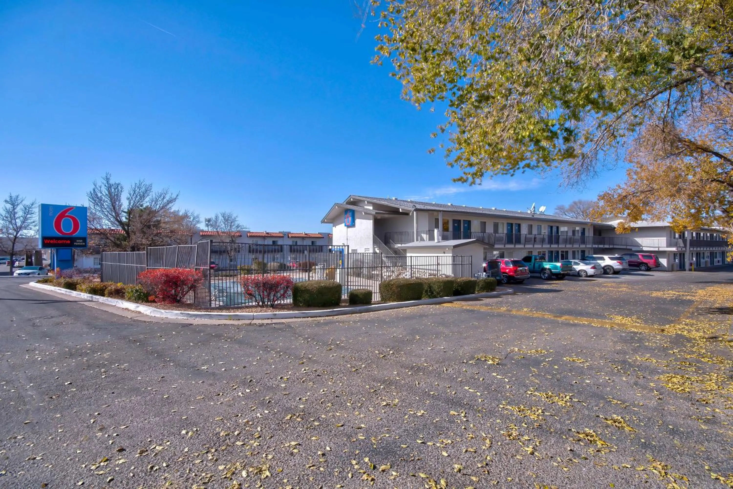 Property building in Motel 6 Santa Fe