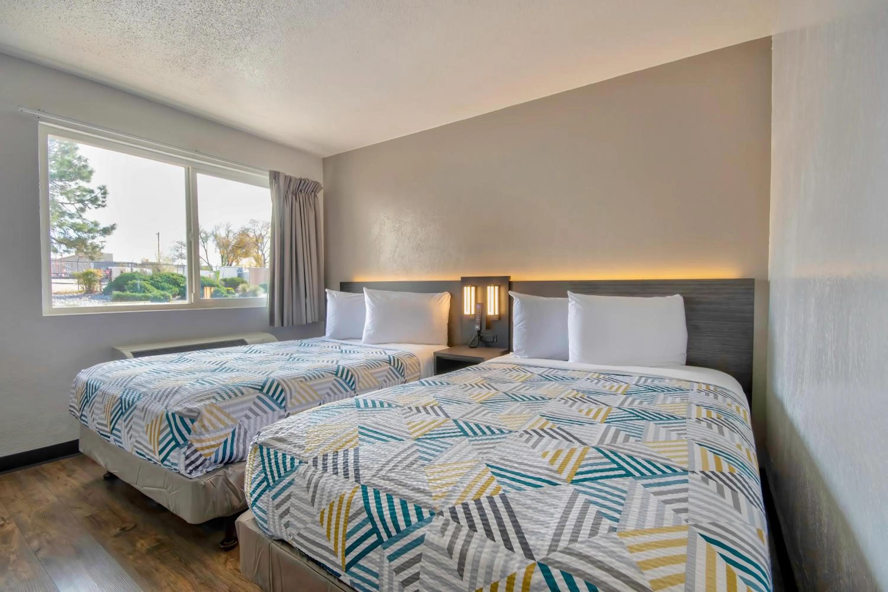 Bedroom, Bed in Motel 6 Santa Fe