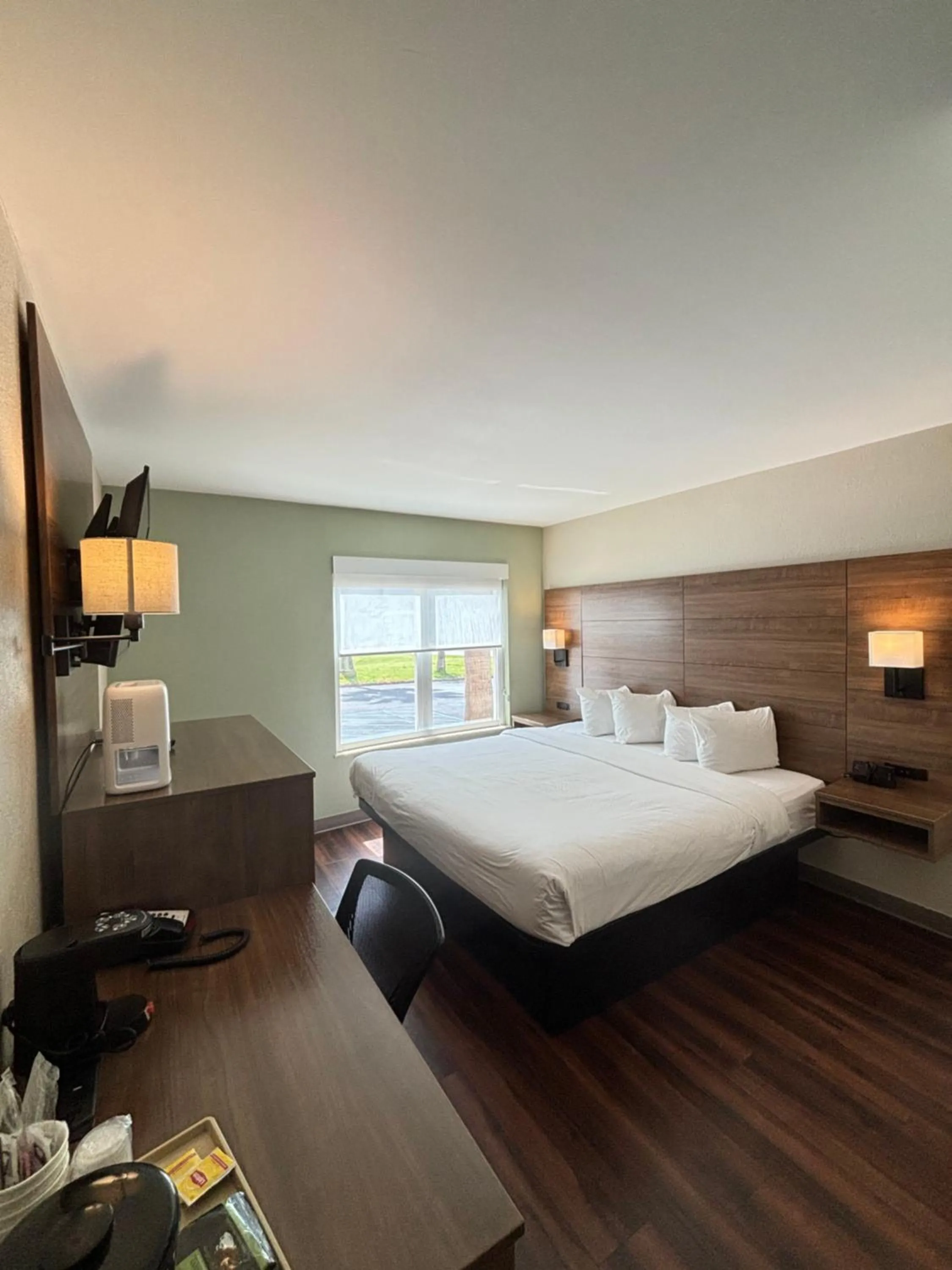 Bed in Baymont by Wyndham Lake Park Valdosta I75