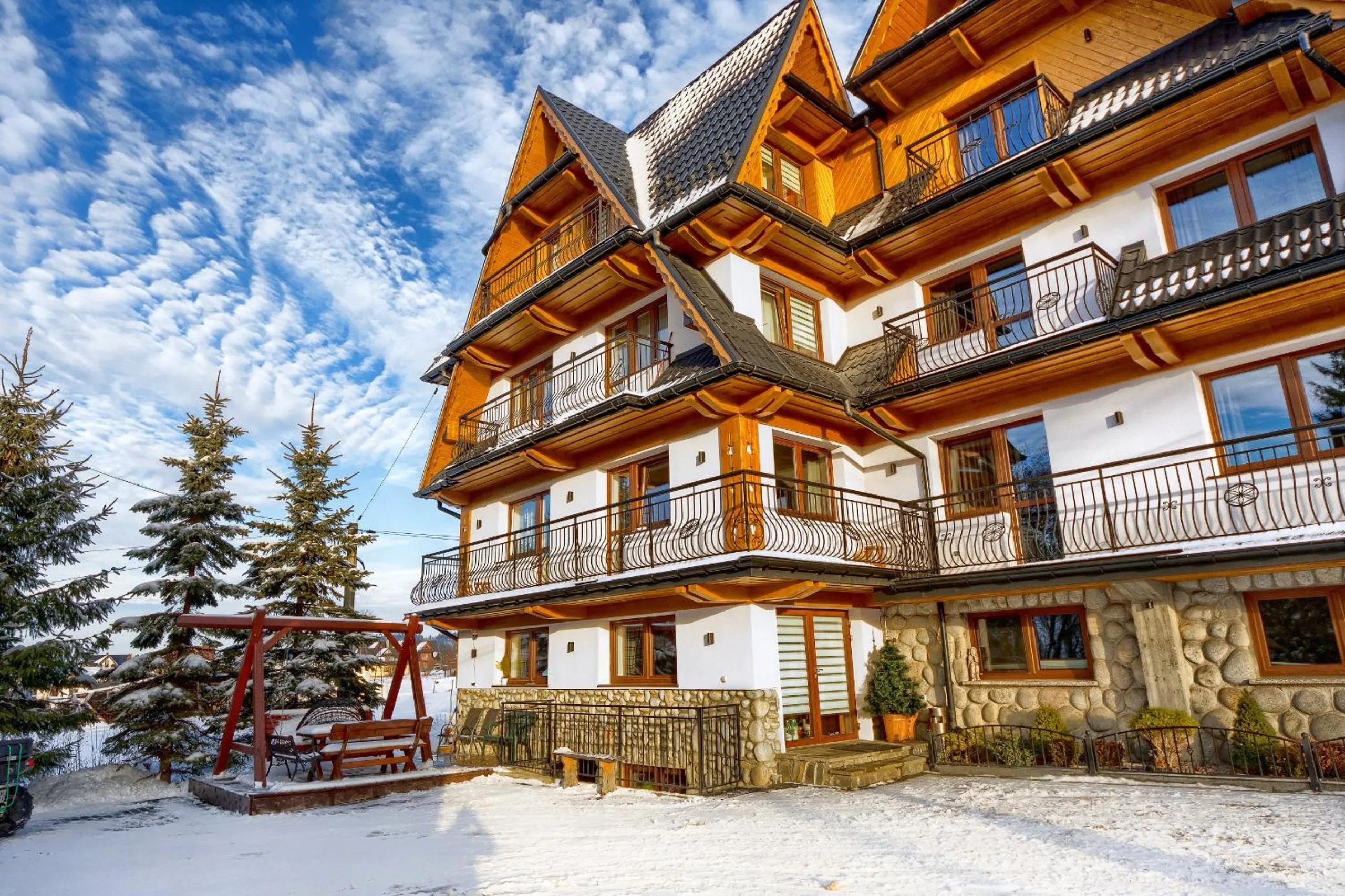 Property building in Apartamenty Willa Kamila Zakopane z Jacuzzi