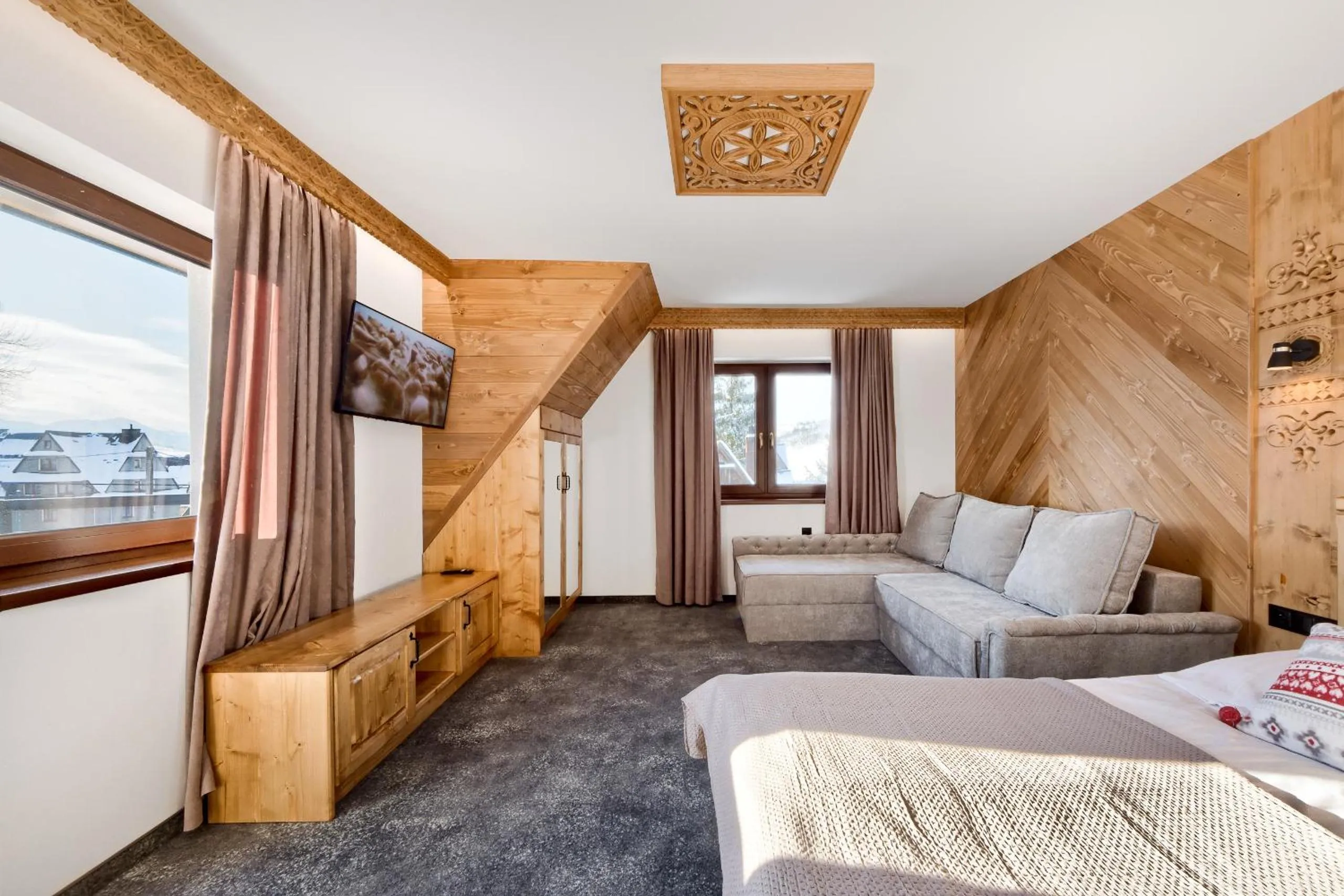 Communal lounge/ TV room, Bed in Apartamenty Willa Kamila Zakopane z Jacuzzi